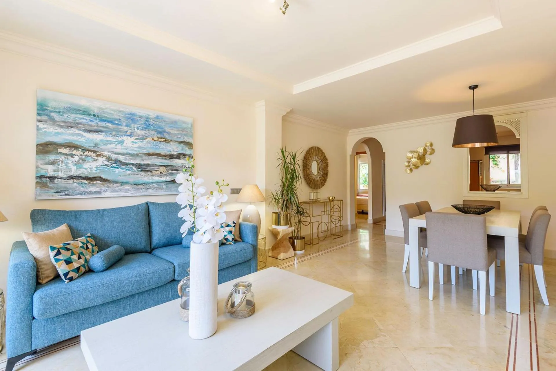 Living room in Alcam Aloha Deluxe 42