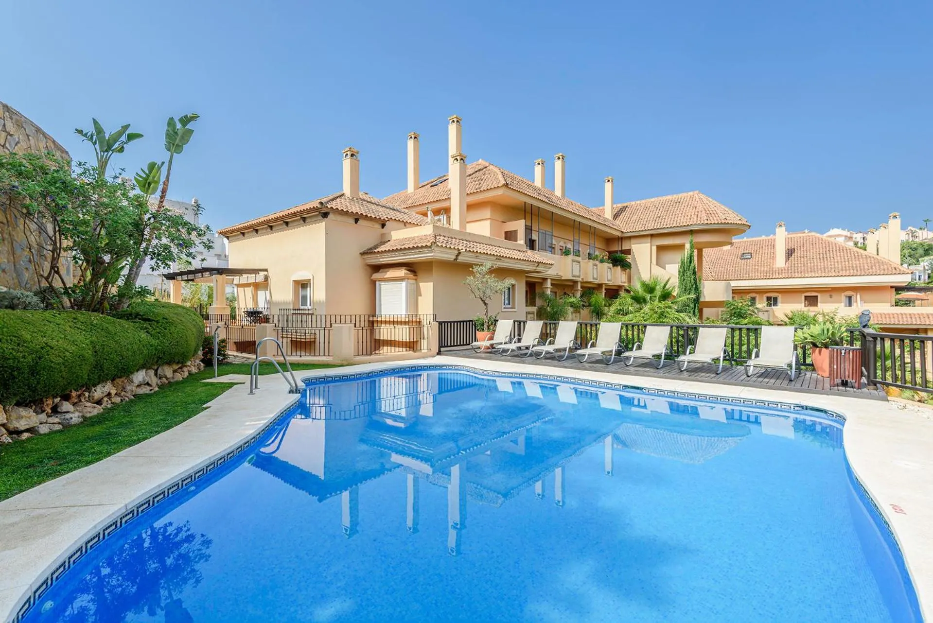 Swimming pool in Alcam Aloha Deluxe 42