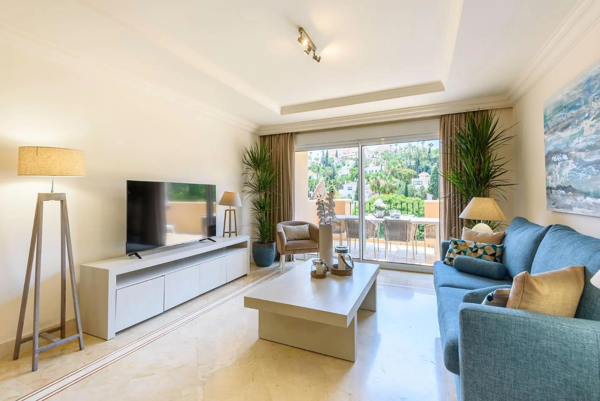 Living room in Alcam Aloha Deluxe 42