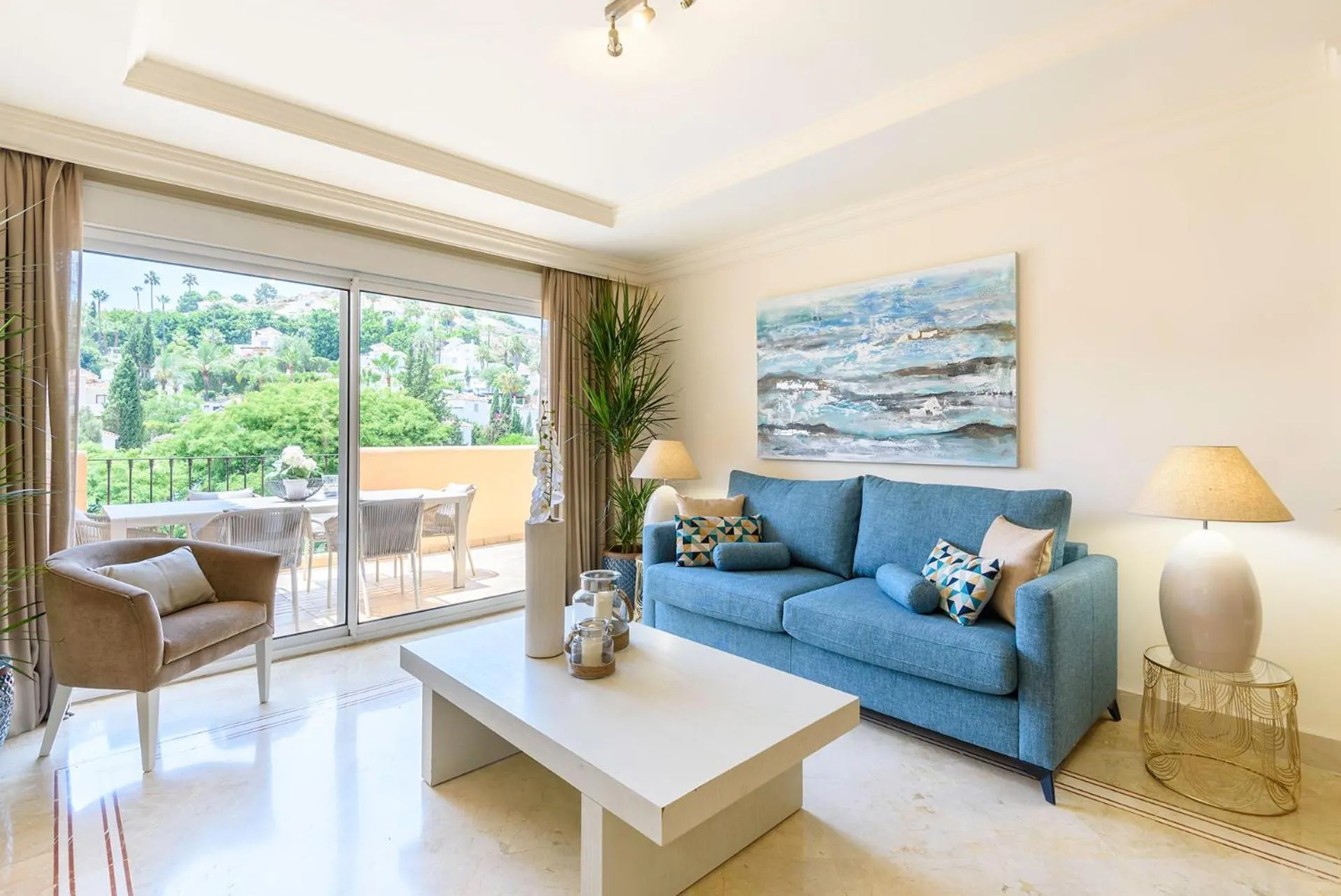 Living room in Alcam Aloha Deluxe 42