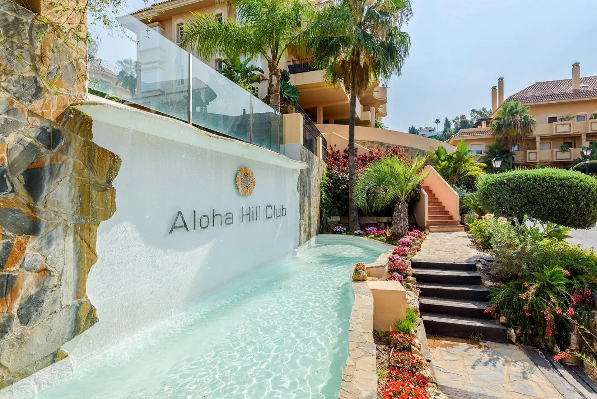 Property building in Alcam Aloha Deluxe 42