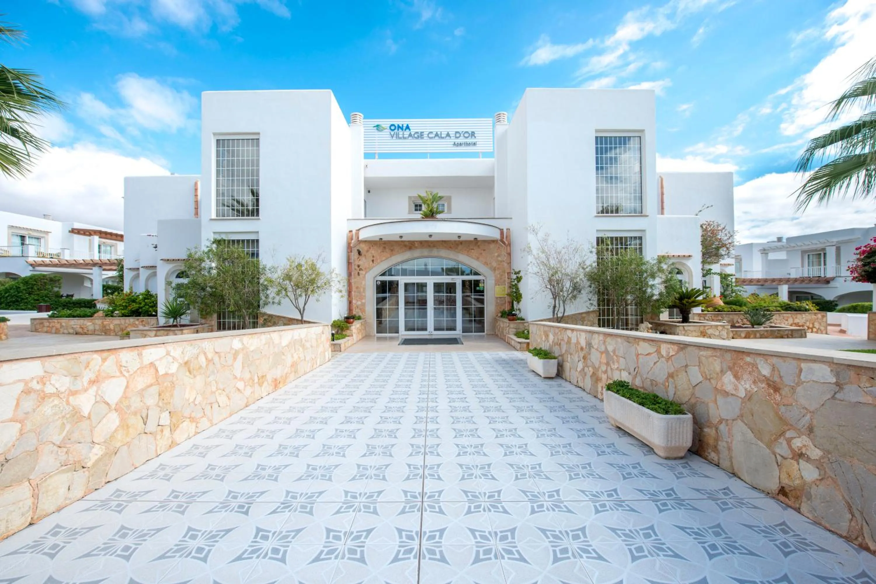 Facade/entrance in Ona Village Cala d'Or