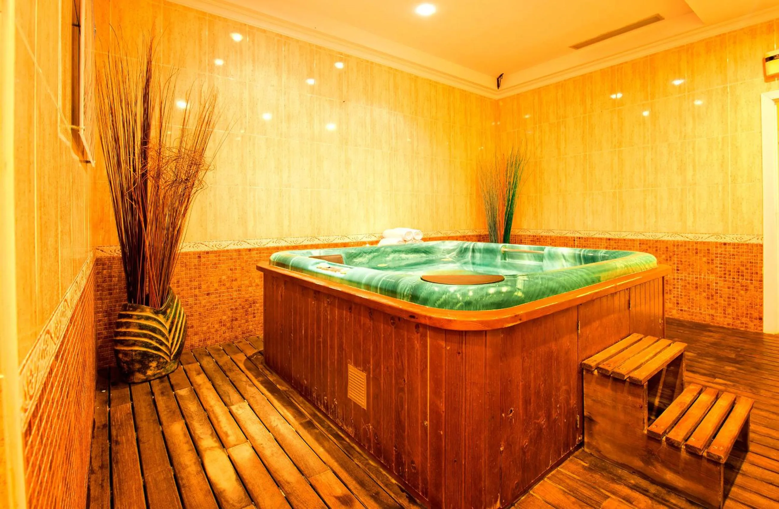 Hot Tub in Ona Village Cala d'Or