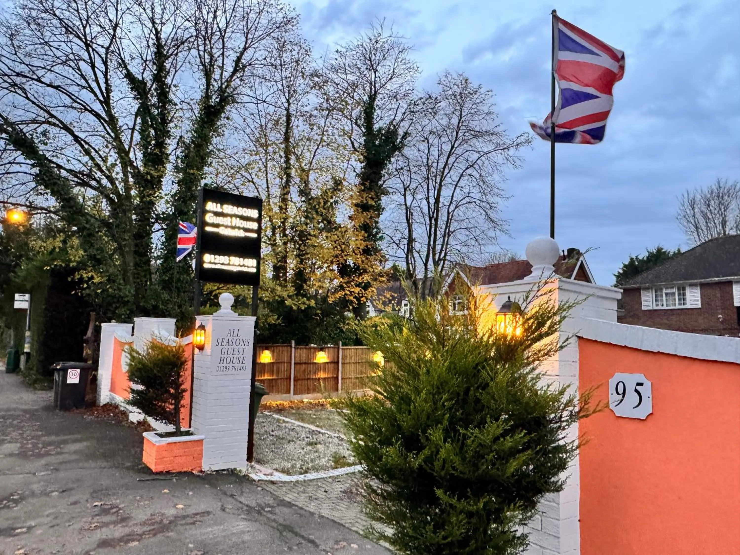 Property building in All Seasons Gatwick Guest House & Parking