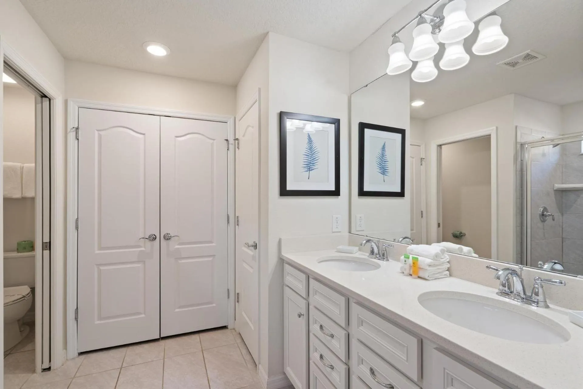 Bathroom in 5448 Misty Oak