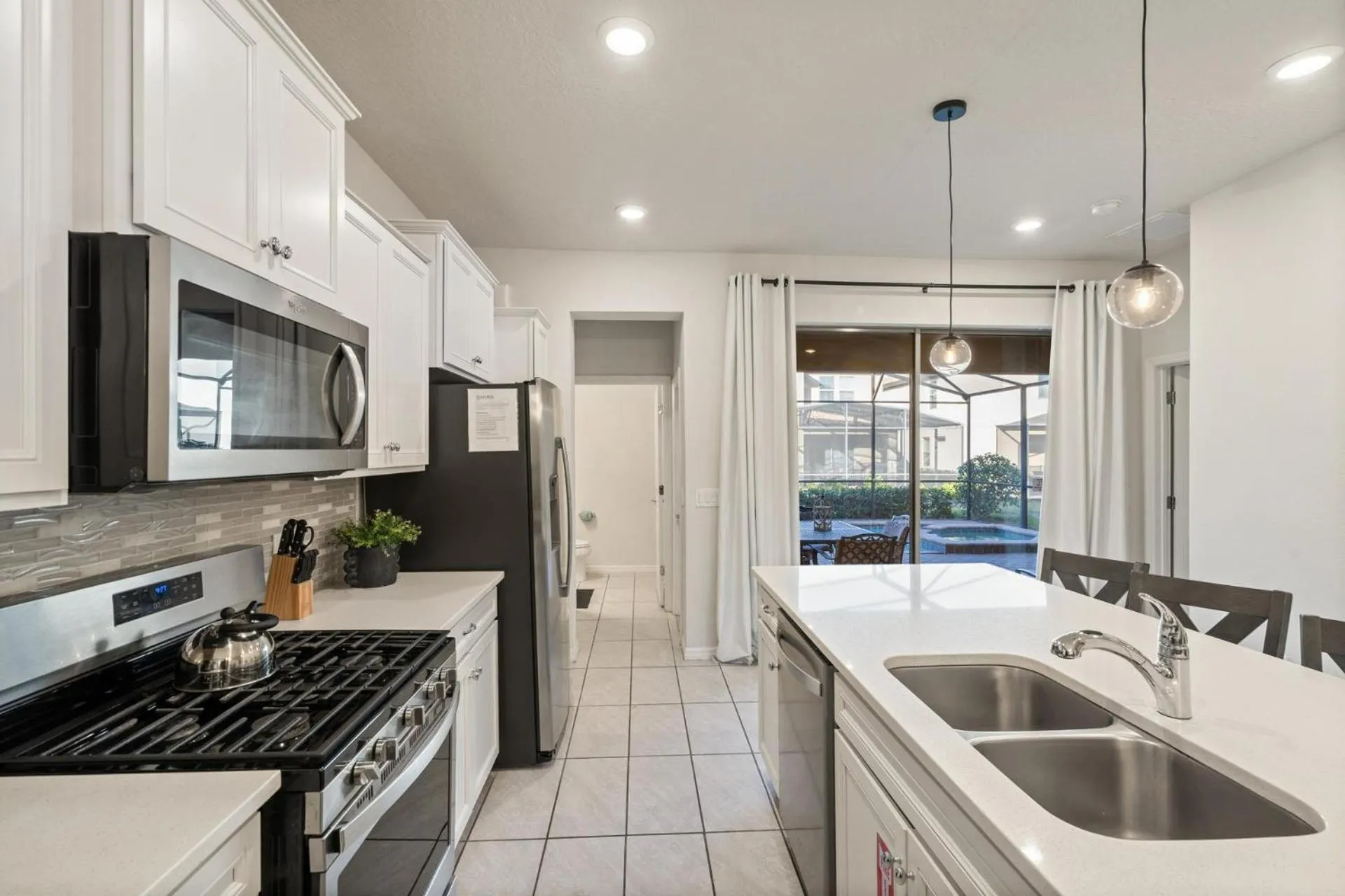 Kitchen or kitchenette in 5448 Misty Oak