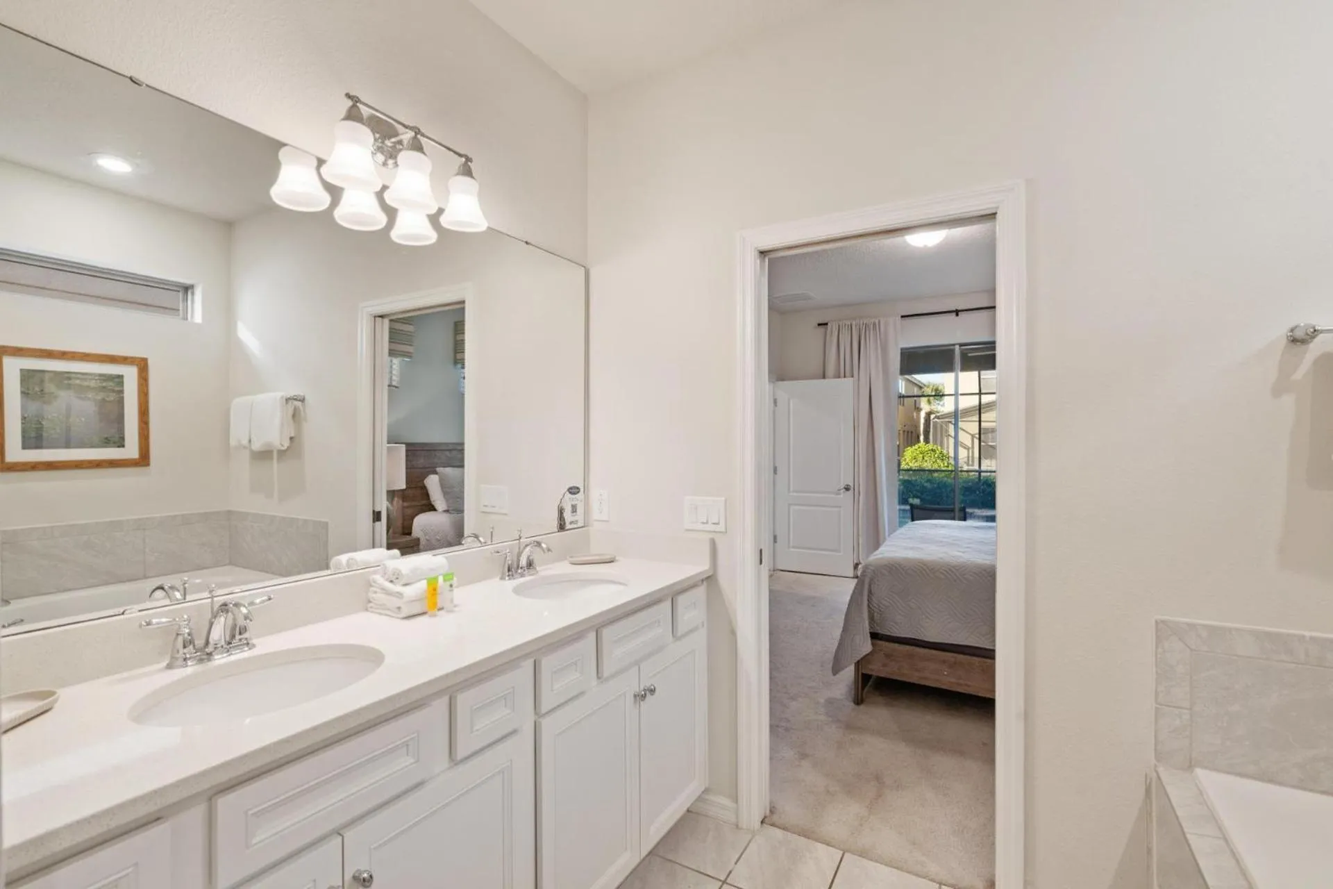 Bathroom, Bed in 5448 Misty Oak