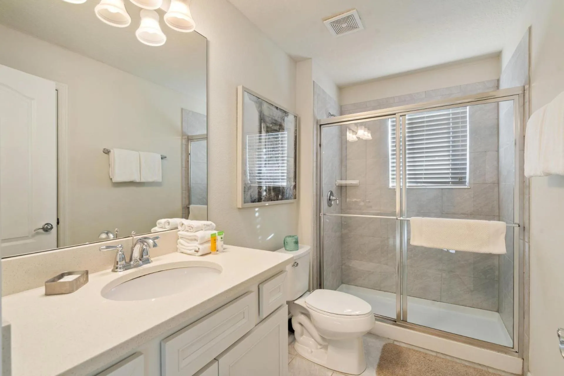 Bathroom in 5448 Misty Oak