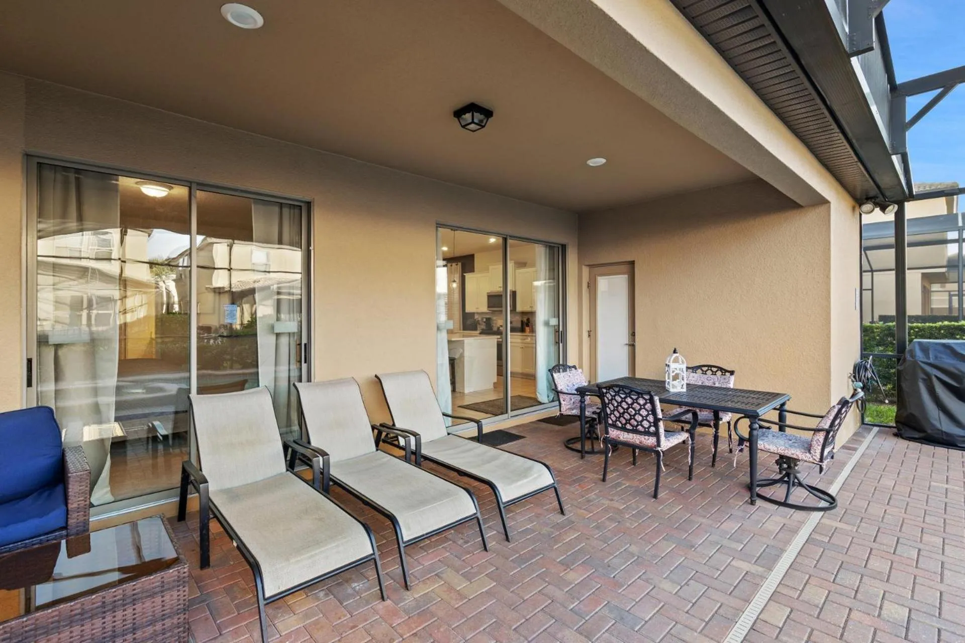 Patio in 5448 Misty Oak