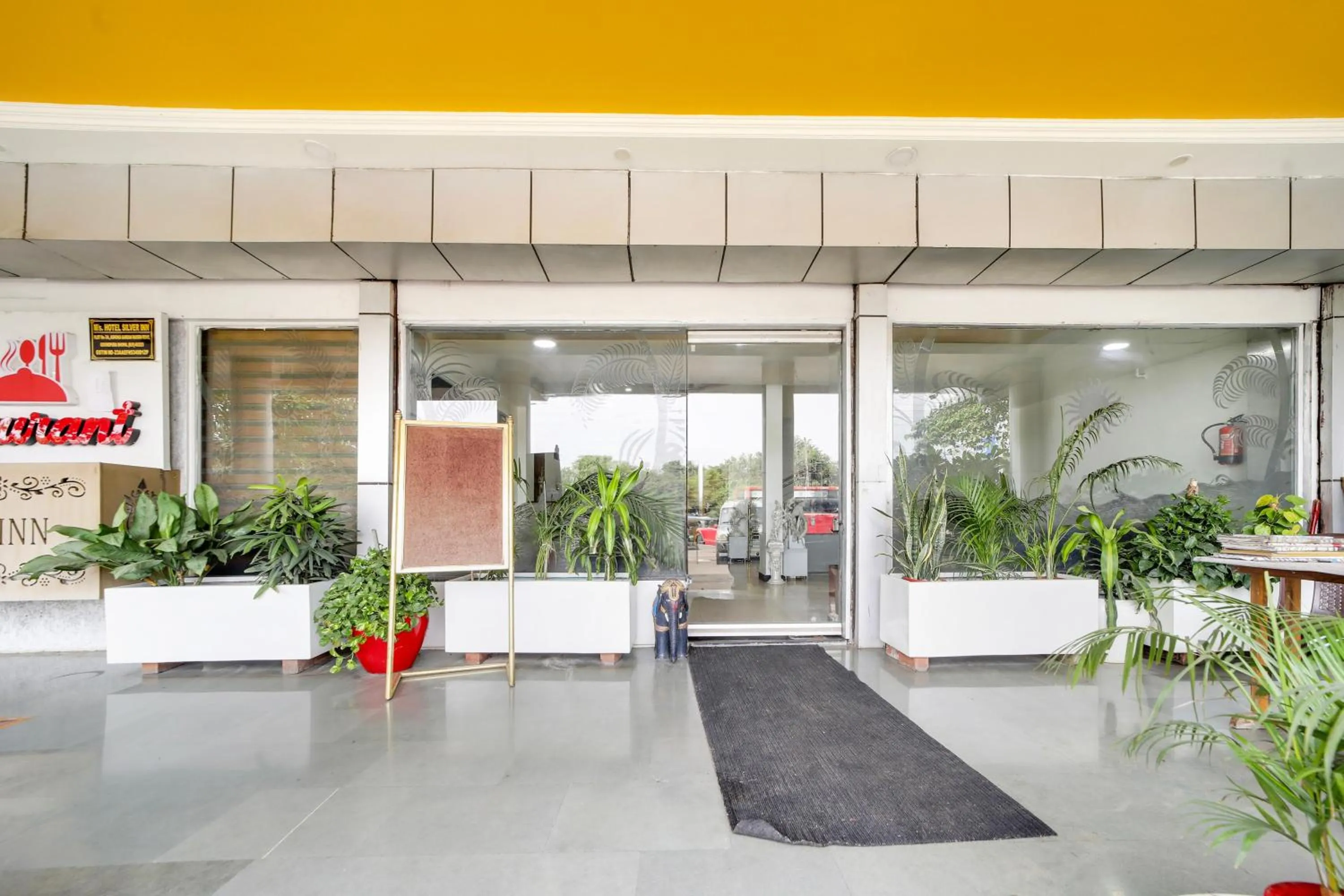 Facade/entrance in Collection O Hotel Silver Inn