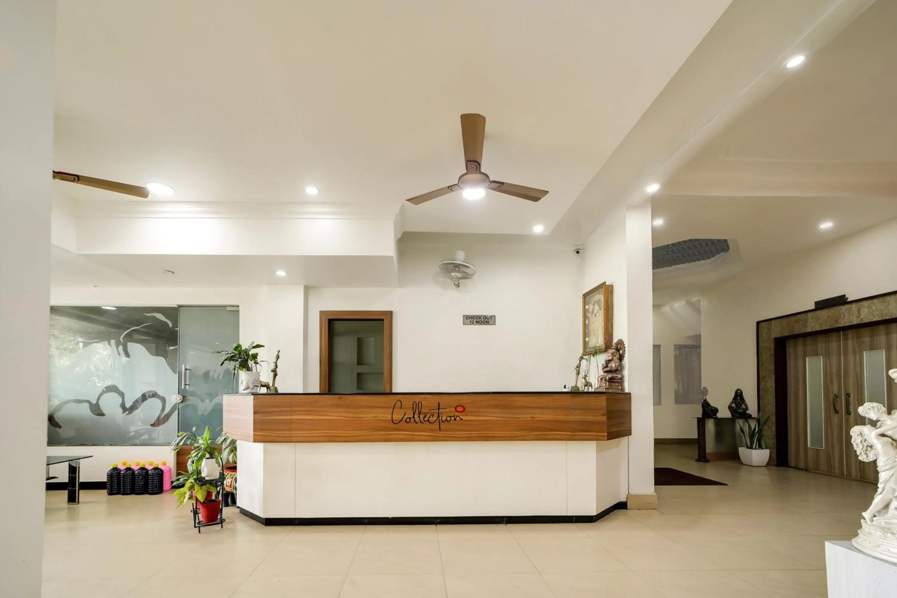 Lobby or reception in Collection O Hotel Silver Inn