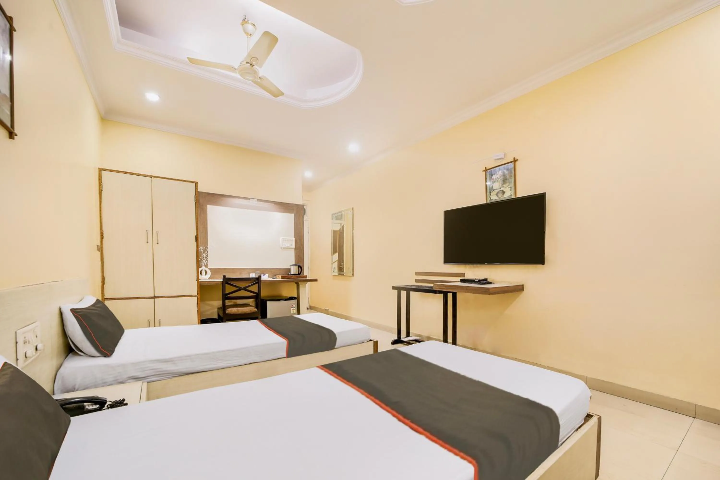 Bedroom, Bed in Collection O Hotel Silver Inn