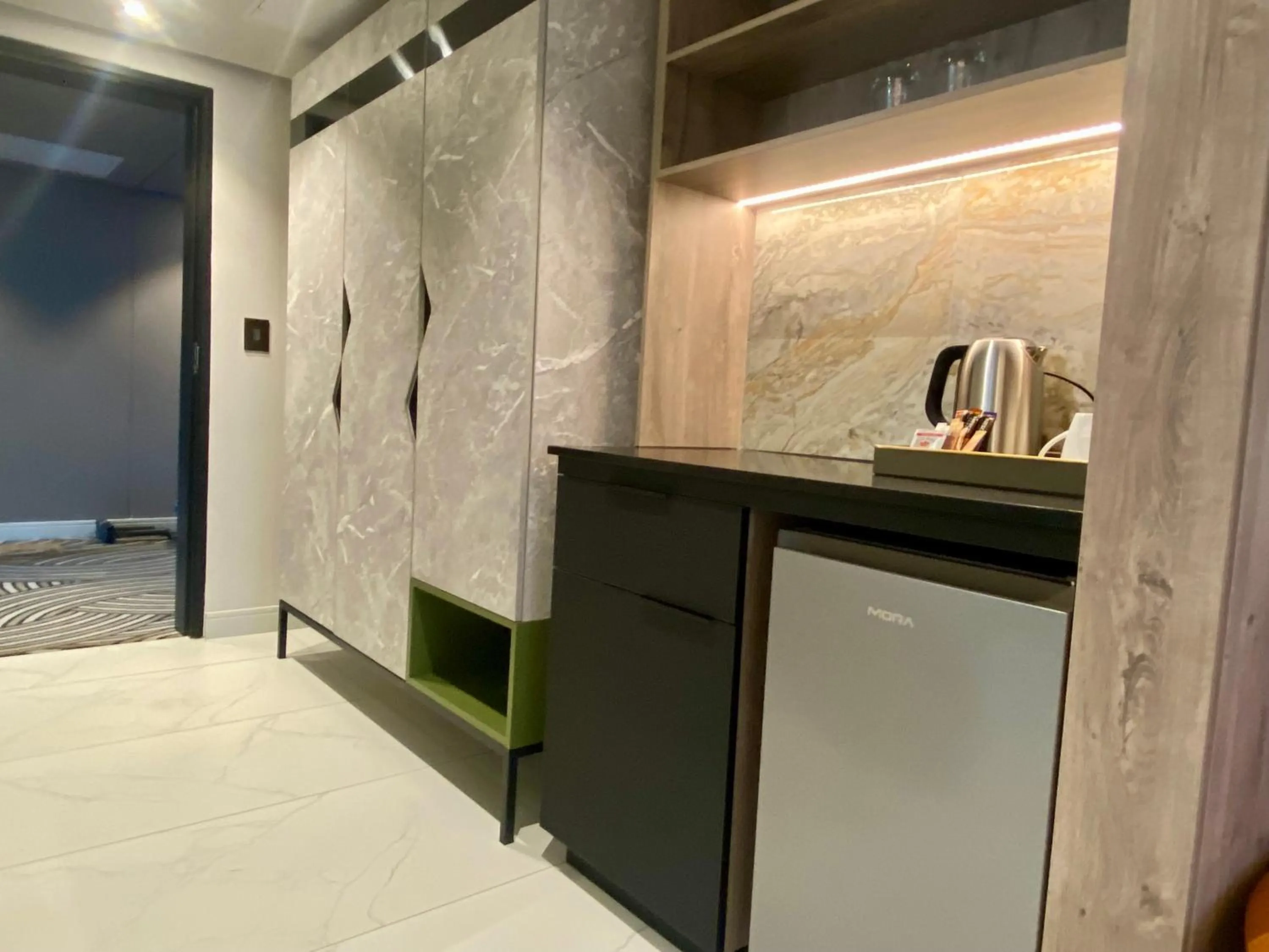 Coffee/tea facilities in Coastlands Skye Hotel, Ridgeside, Umhlanga