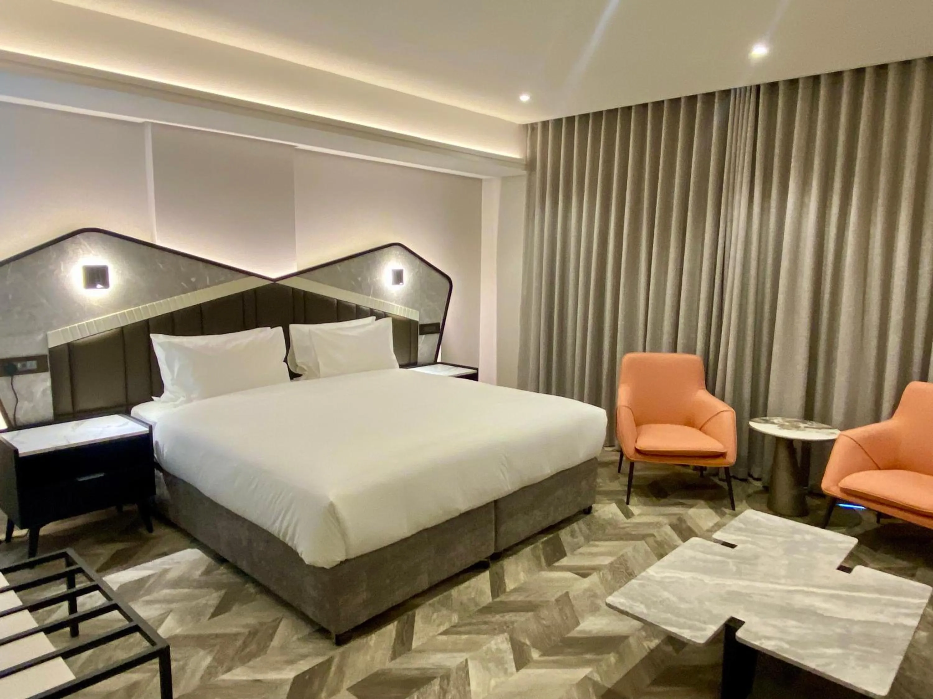 Bedroom, Bed in Coastlands Skye Hotel, Ridgeside, Umhlanga