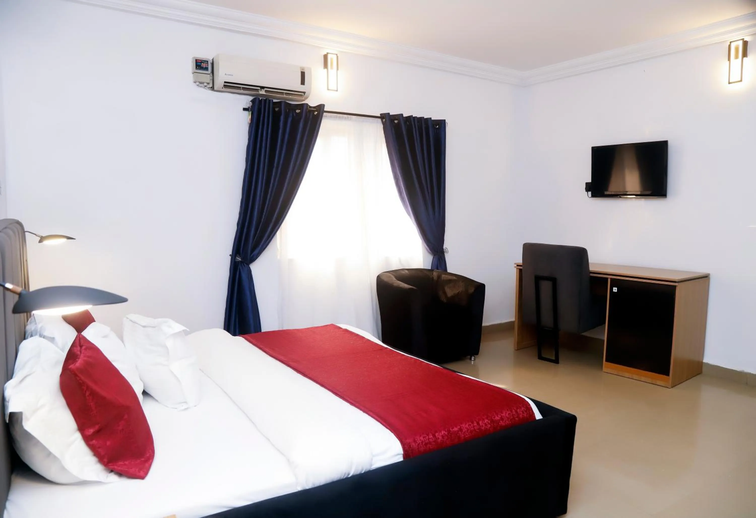 Bed in Western Dreams Hotel