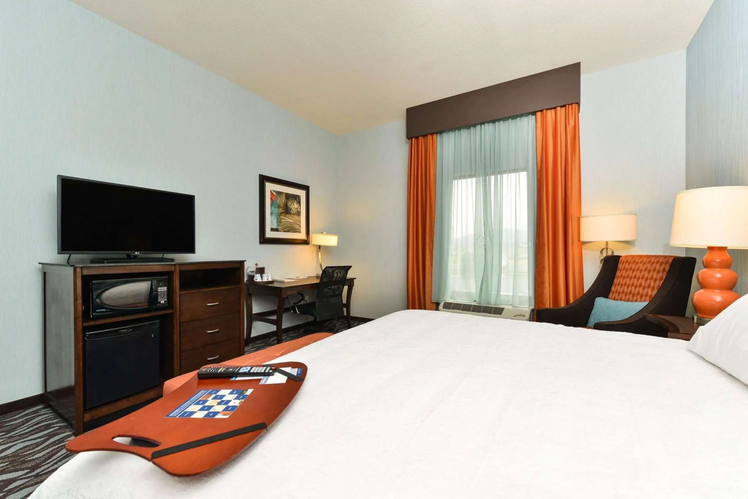 Bed in Hampton Inn Corning/Painted Post