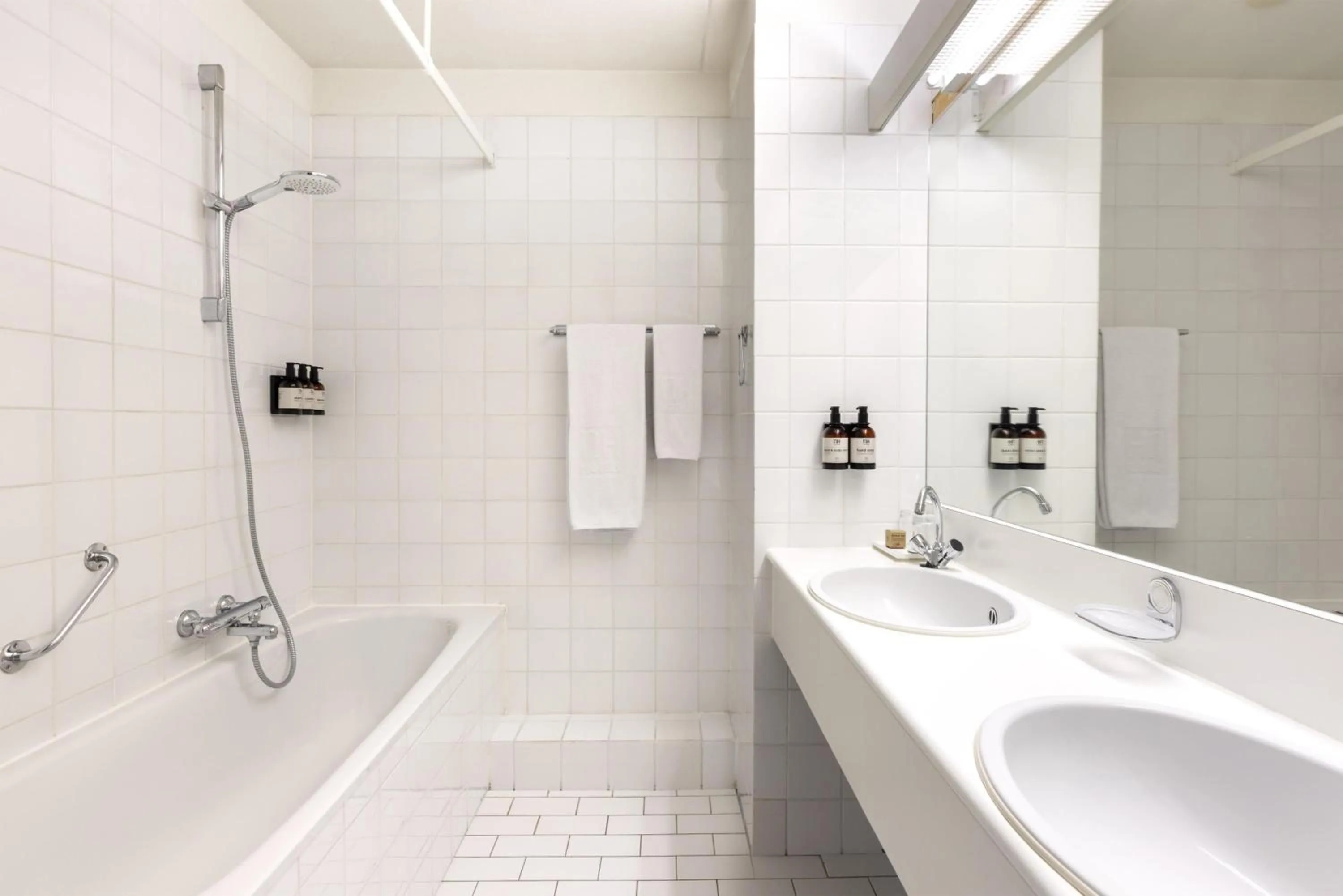 Bathroom in NH Zandvoort Hotel