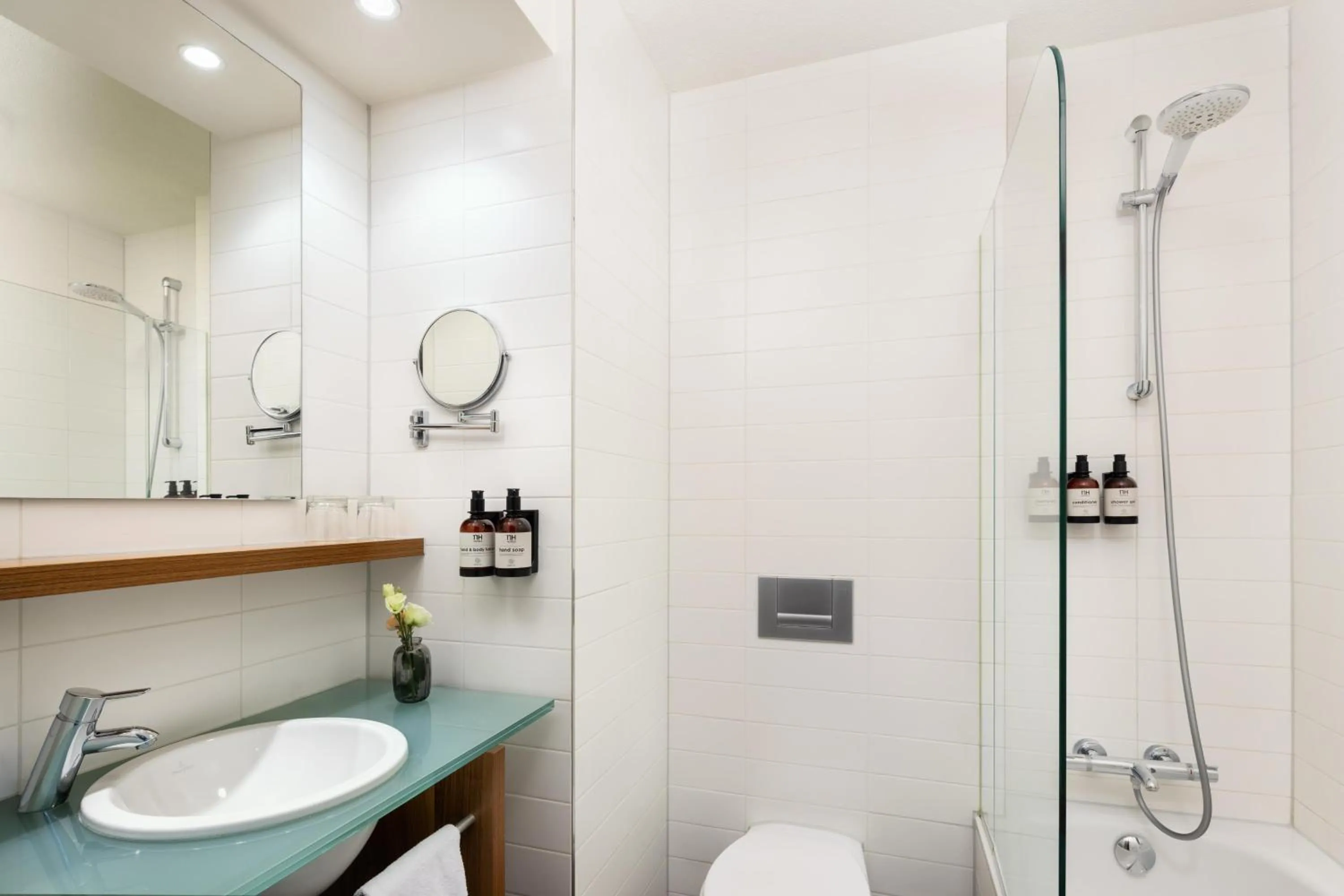 Bathroom in NH Zandvoort Hotel