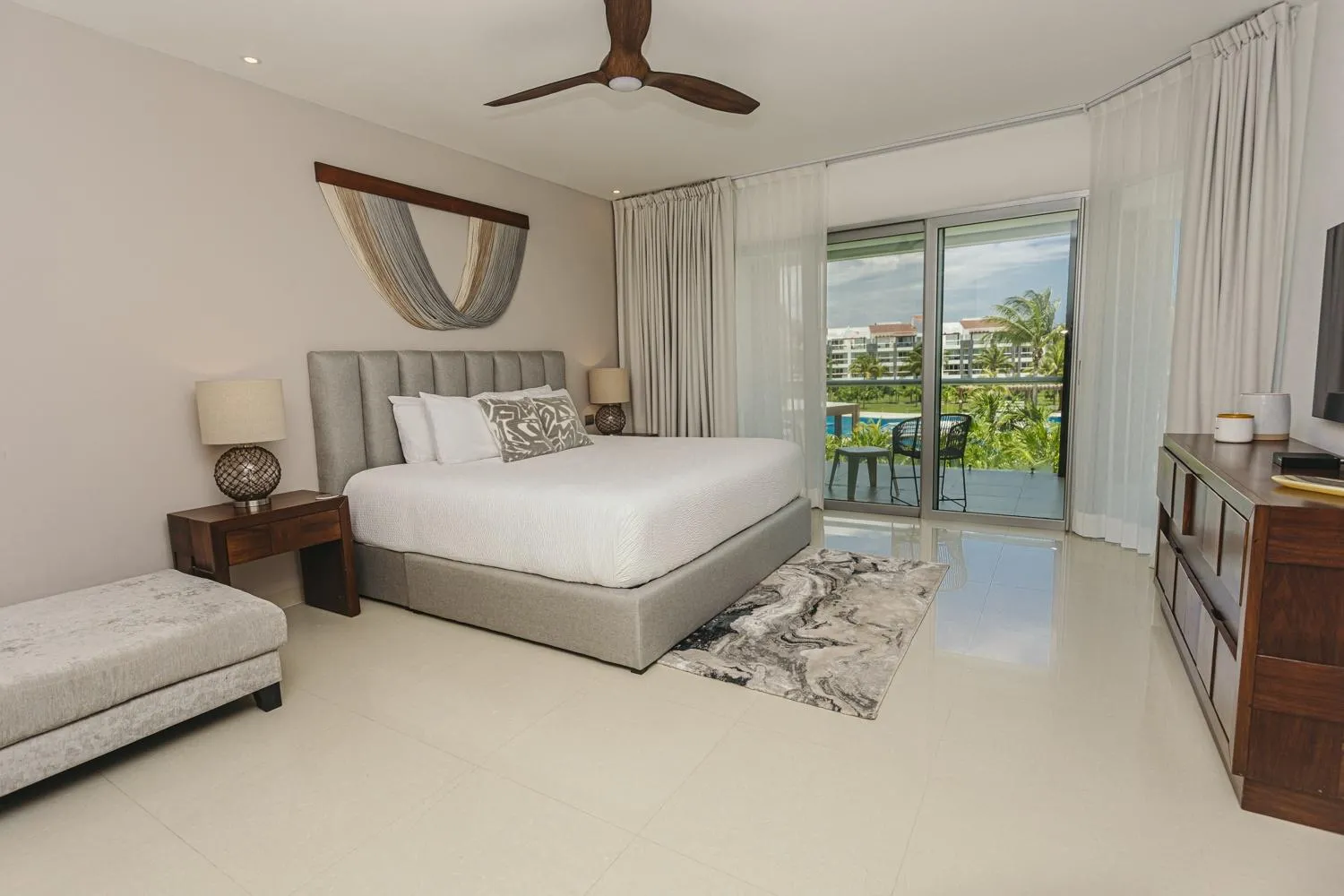 NEW !! Casa Miramar Ocean View 325 S apts