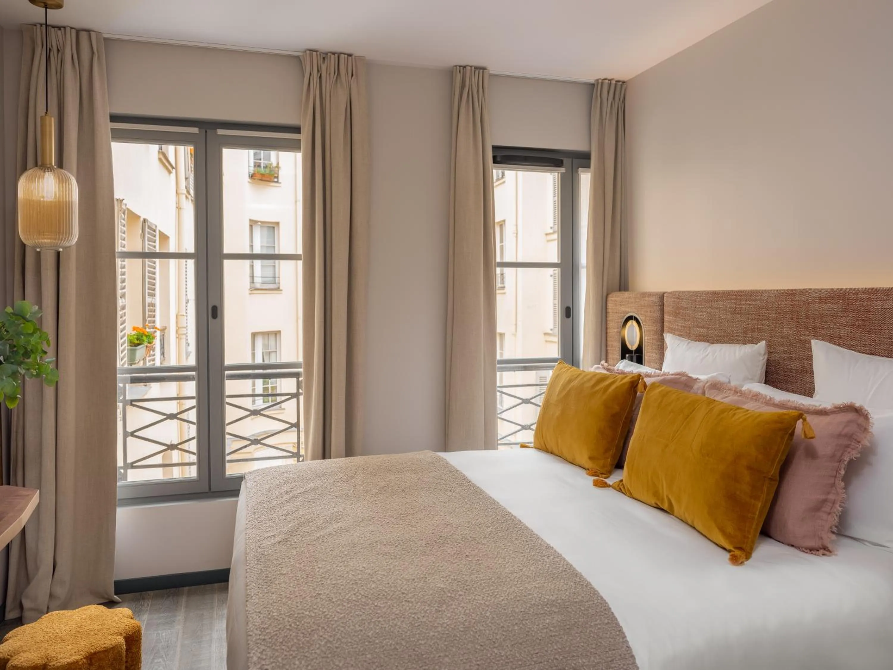 Bedroom, Bed in Boudoir des Muses