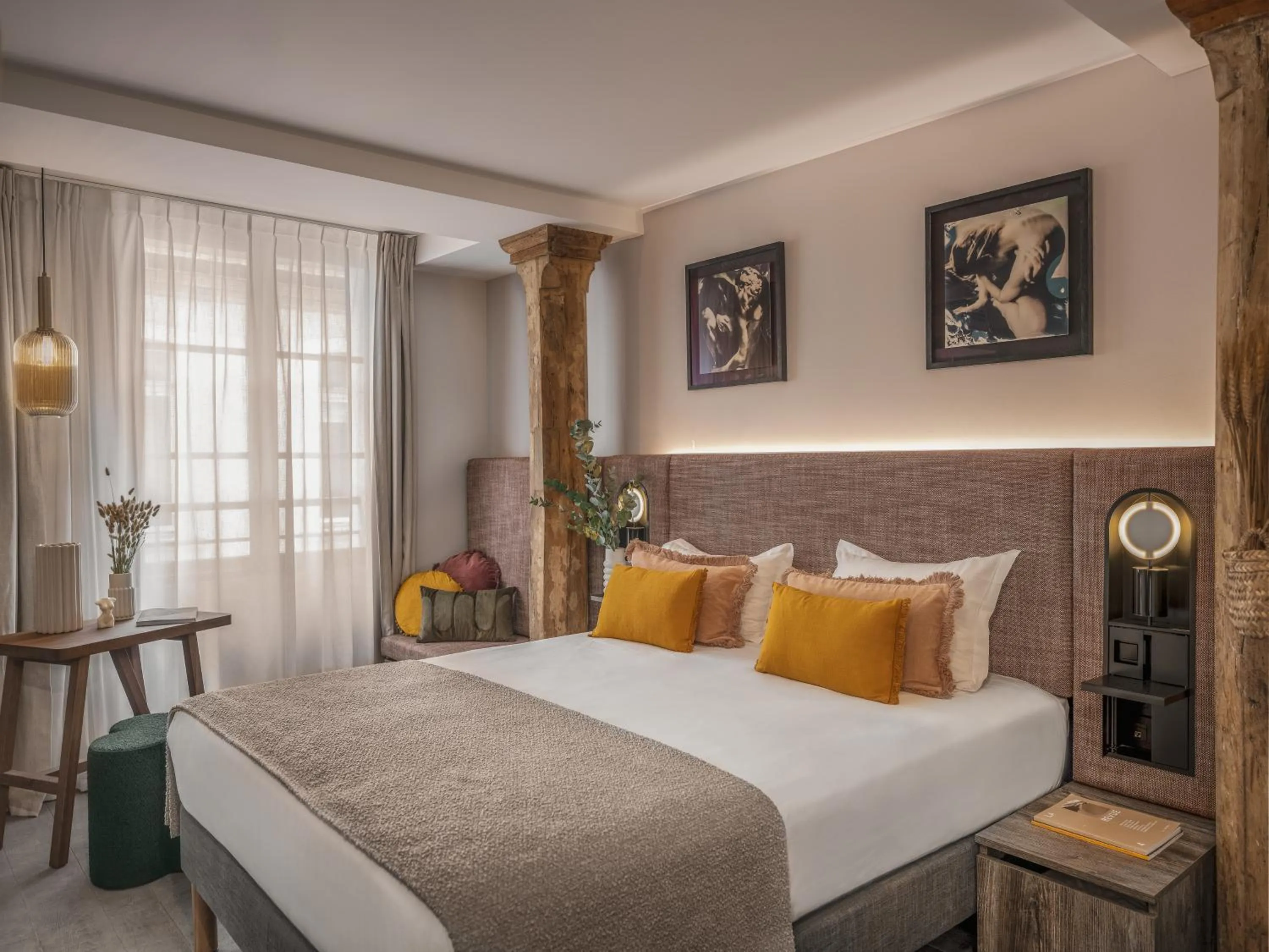 Bedroom, Bed in Boudoir des Muses