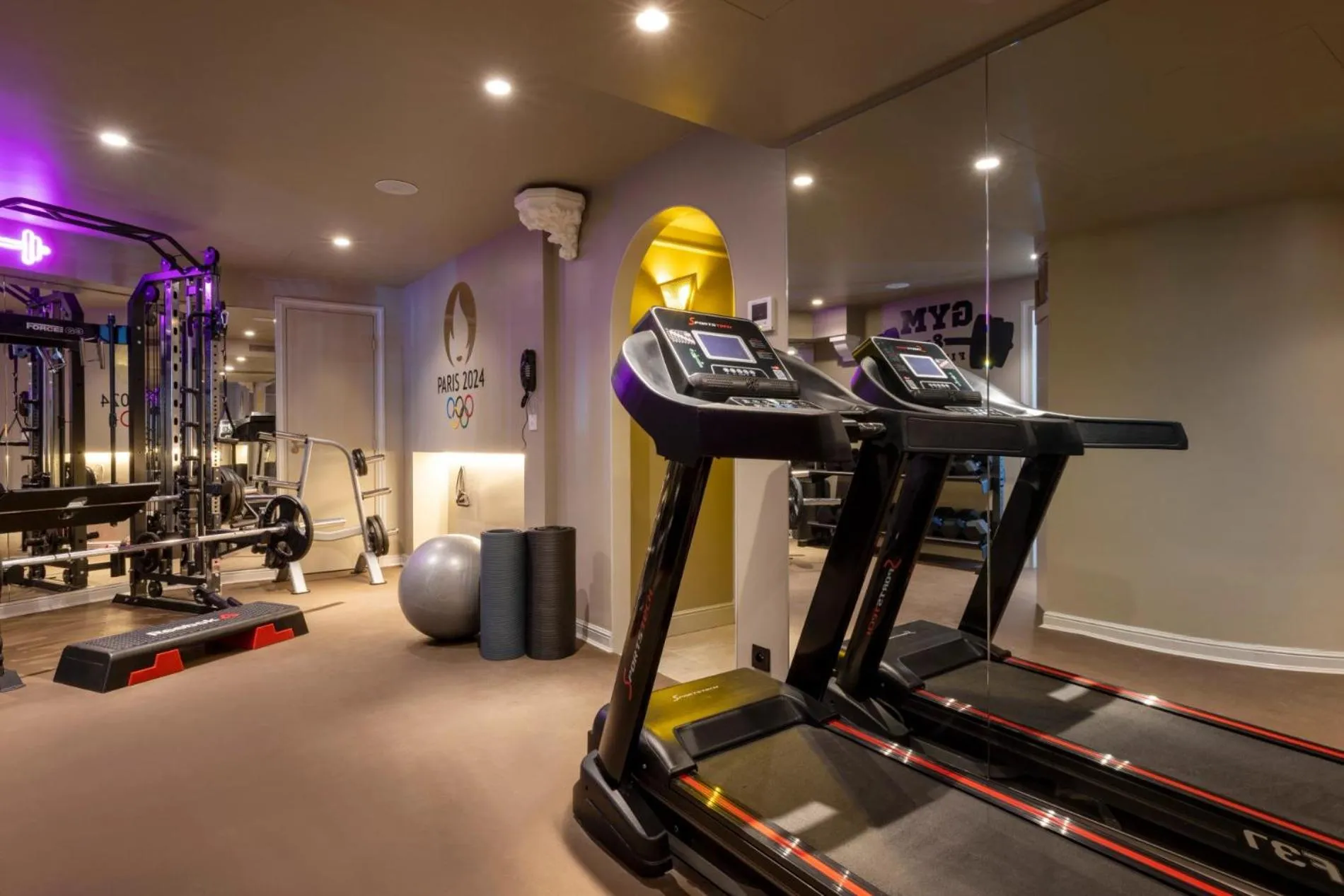 Fitness centre/facilities in Hôtel Da Vinci & Spa