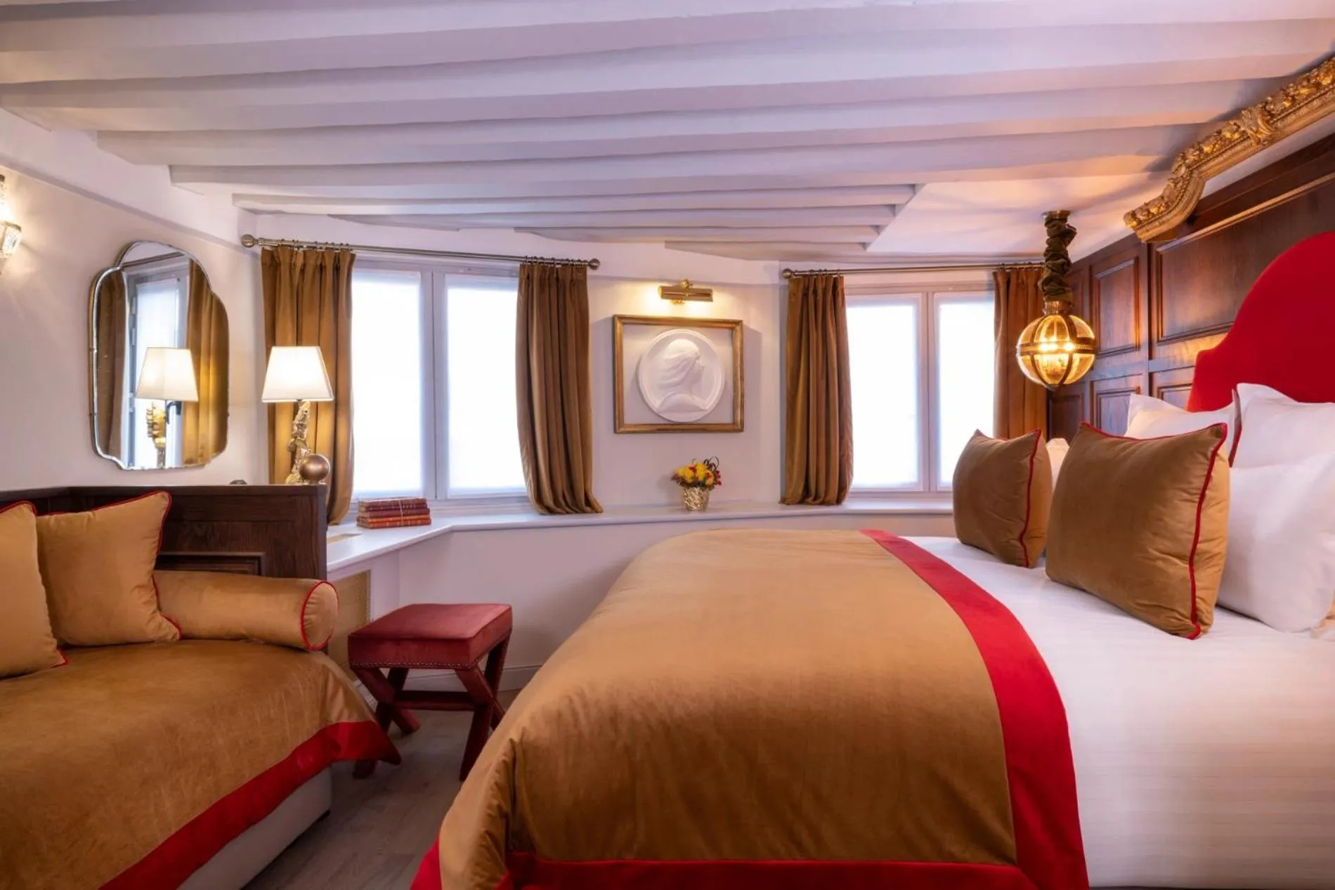 Bedroom, Bed in Hôtel Da Vinci & Spa