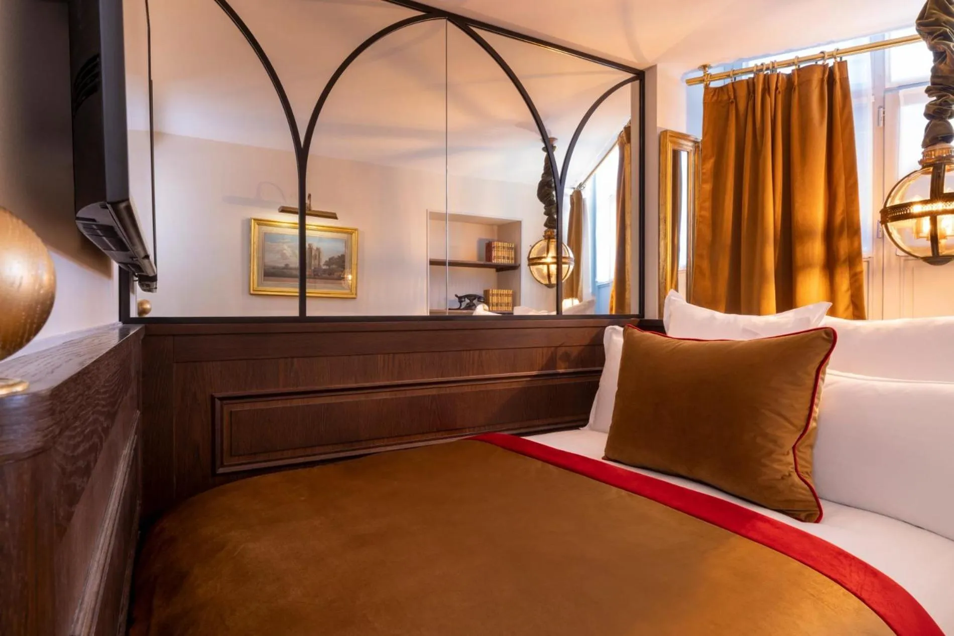 Bedroom, Bed in Hôtel Da Vinci & Spa