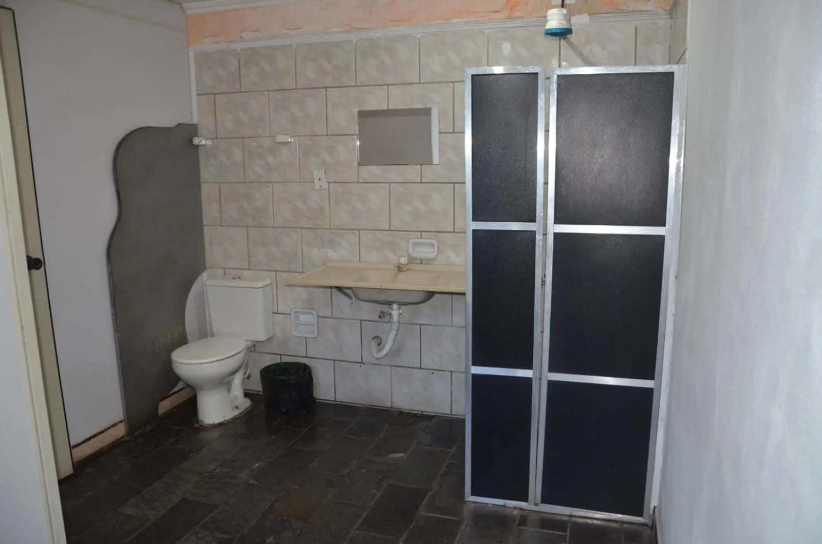 Bathroom in Hotel Estação Norte - Fácil acesso ao Imbel e o distrito industrial e colégio Militar - By Up Hotel