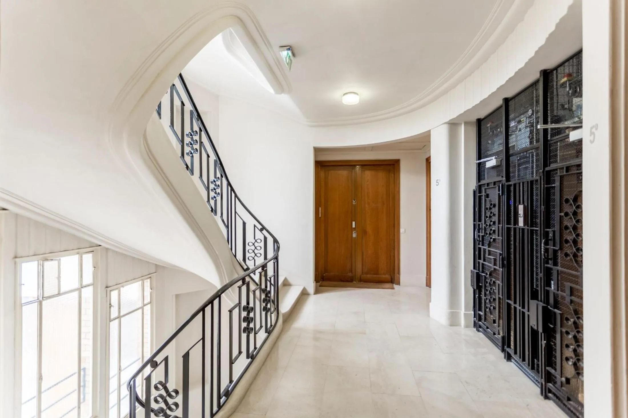 Property building in Habitat Parisien - Bourse Feydeau