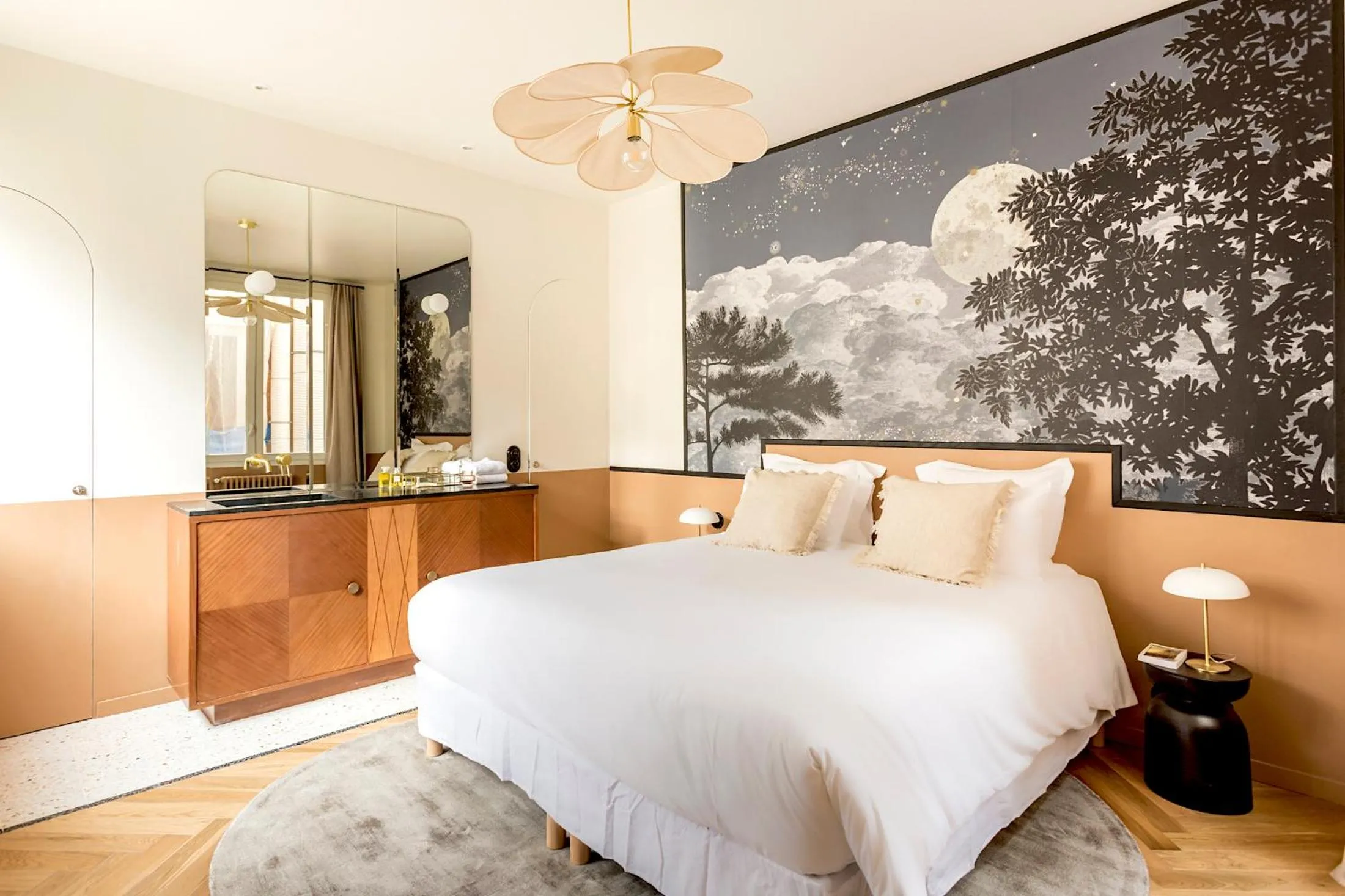 Bed in Habitat Parisien - Bourse Feydeau