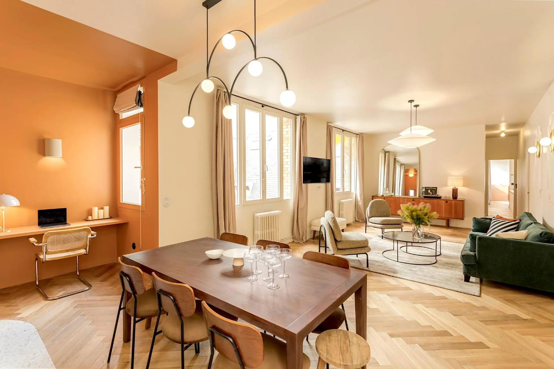 Dining area in Habitat Parisien - Bourse Feydeau