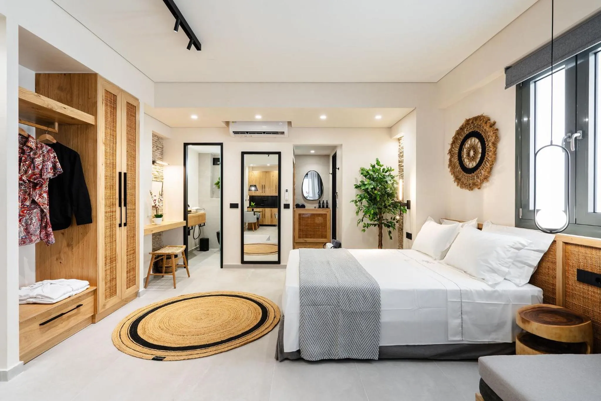 Photo of the whole room, Bed in Legato Spa Suites