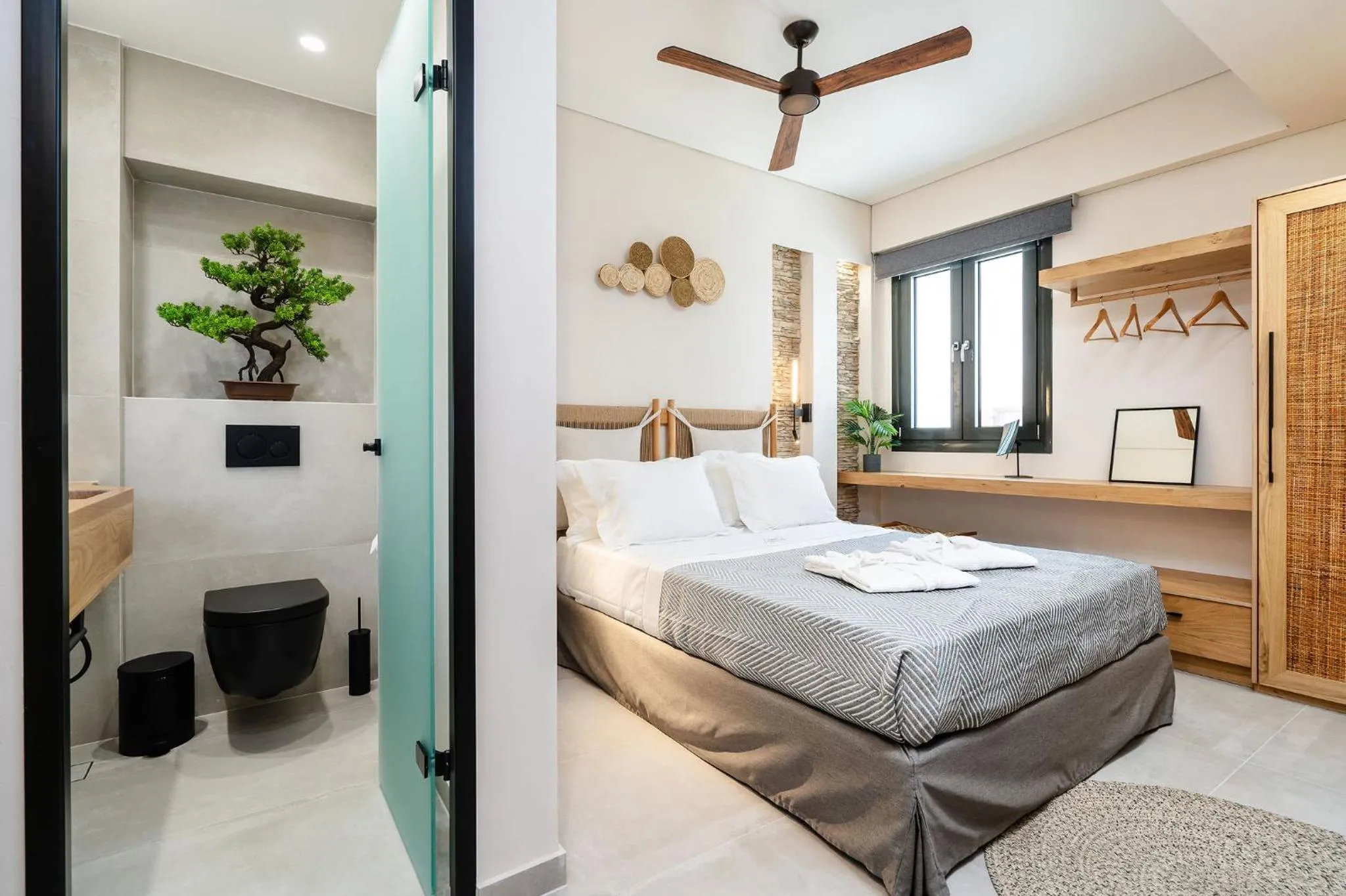 Bed in Legato Spa Suites