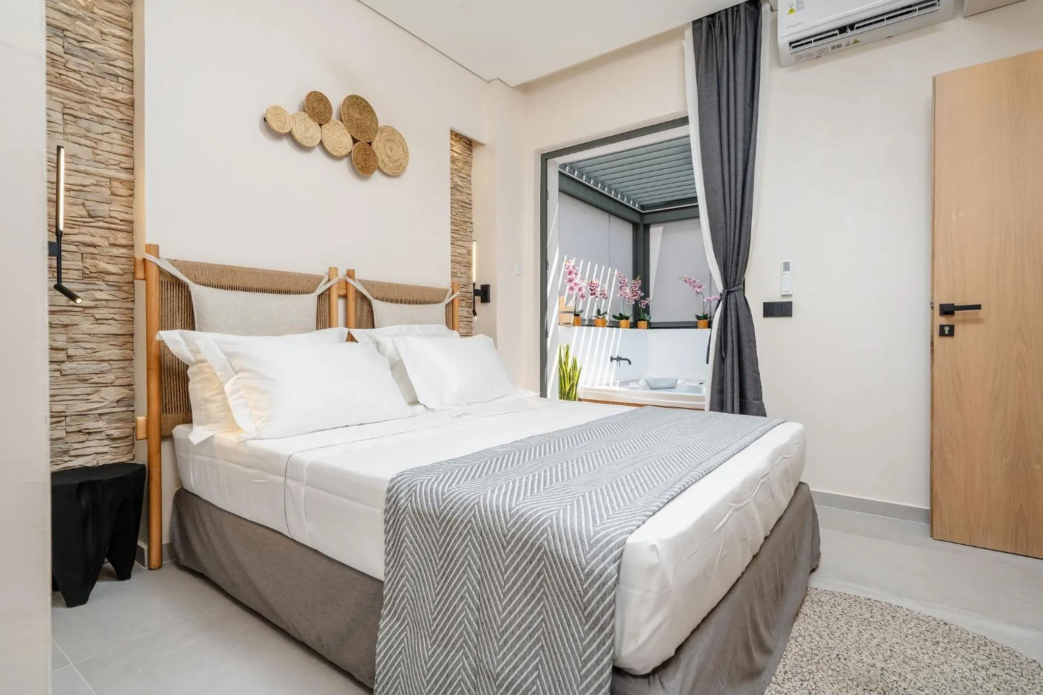 Bedroom, Bed in Legato Spa Suites