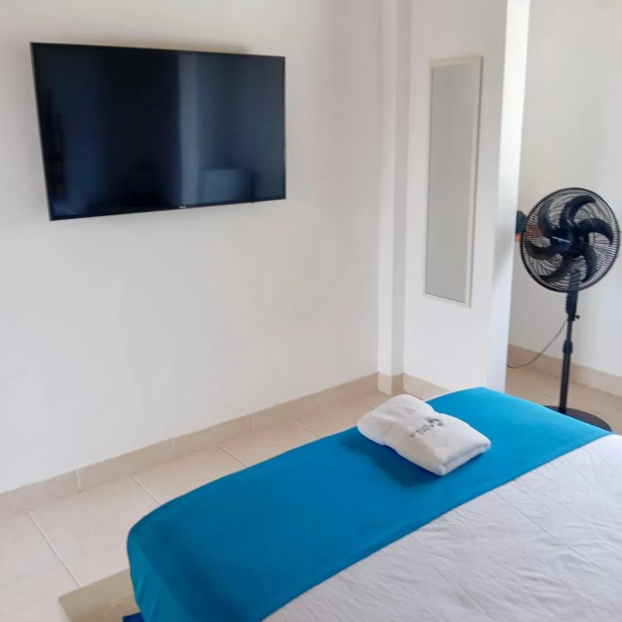 TV and multimedia, Bed in Hotel Puerto Antiguo