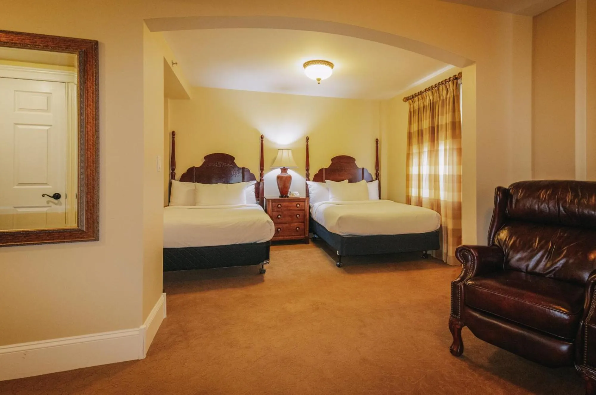 Bed in Grant Hall Hotel