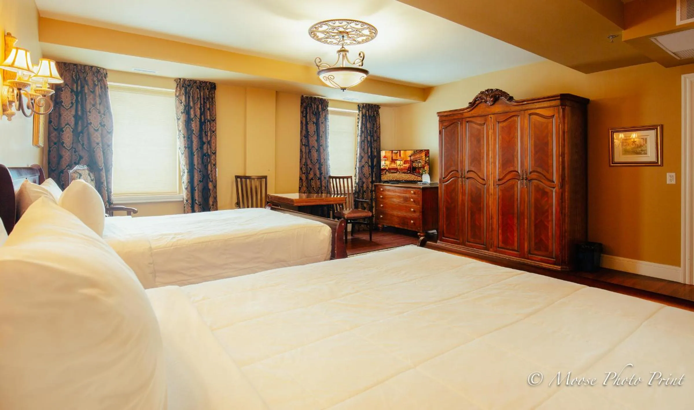 Bedroom, Bed in Grant Hall Hotel