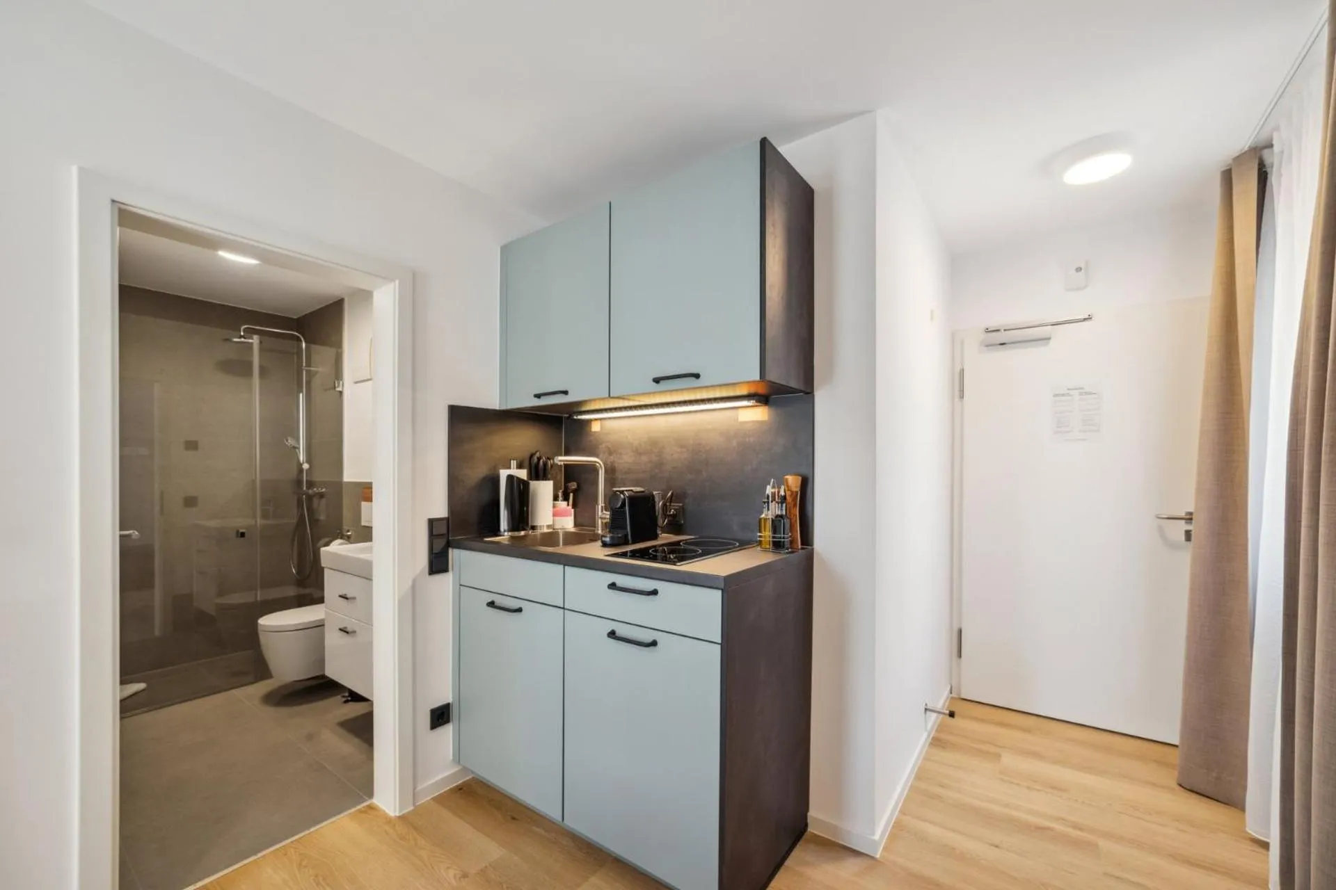 Bathroom in Limehome Nuremberg Celtisplatz