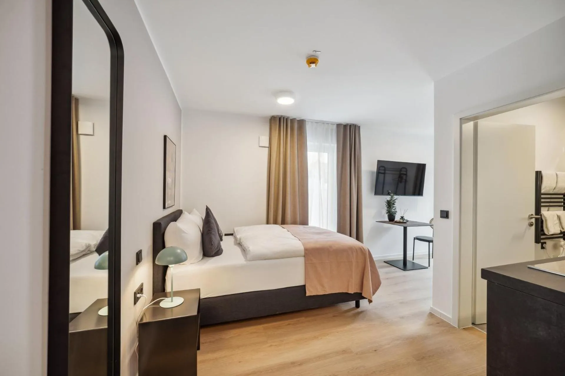 Bed in Limehome Nuremberg Celtisplatz