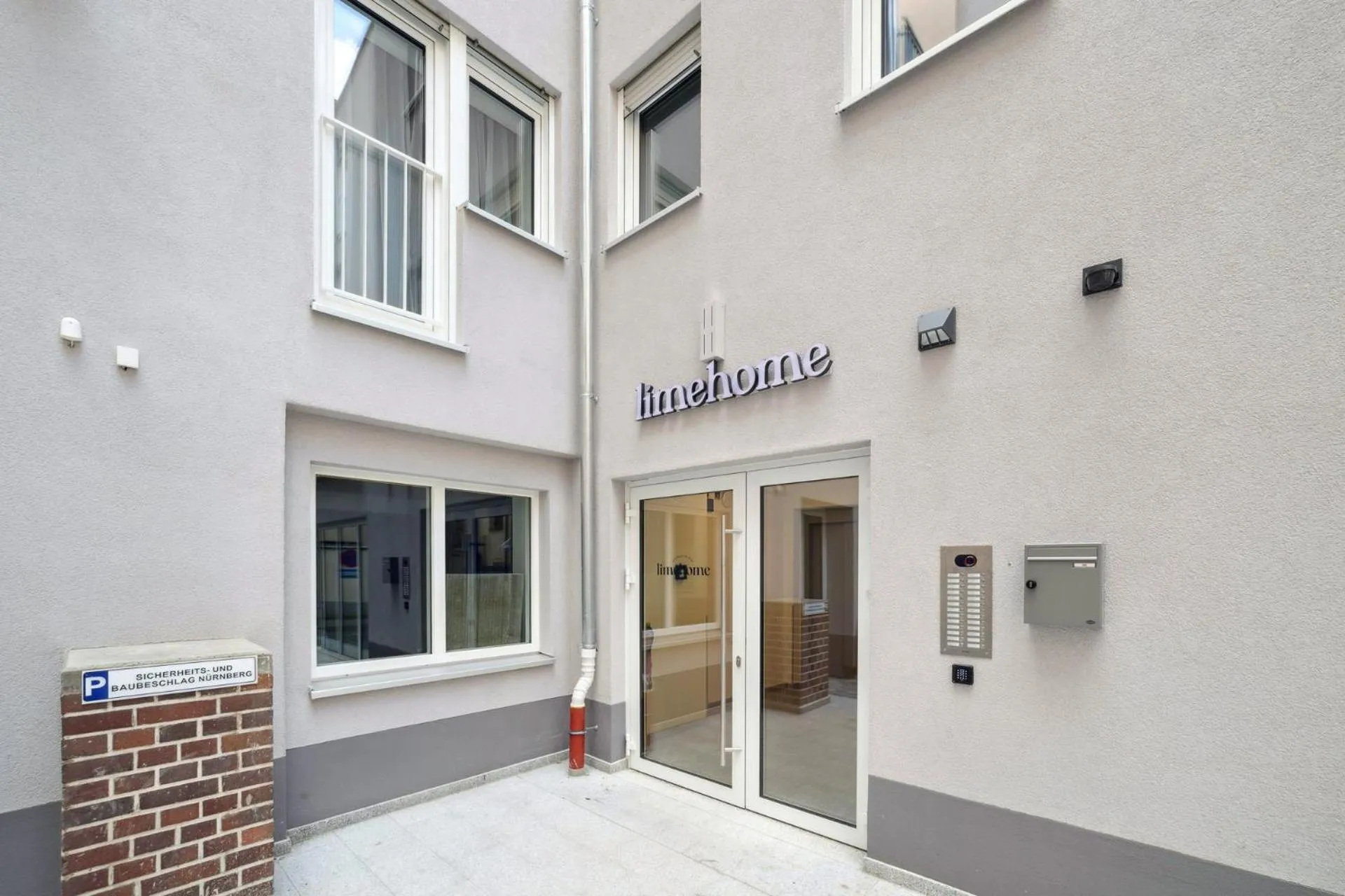 Facade/entrance in Limehome Nuremberg Celtisplatz