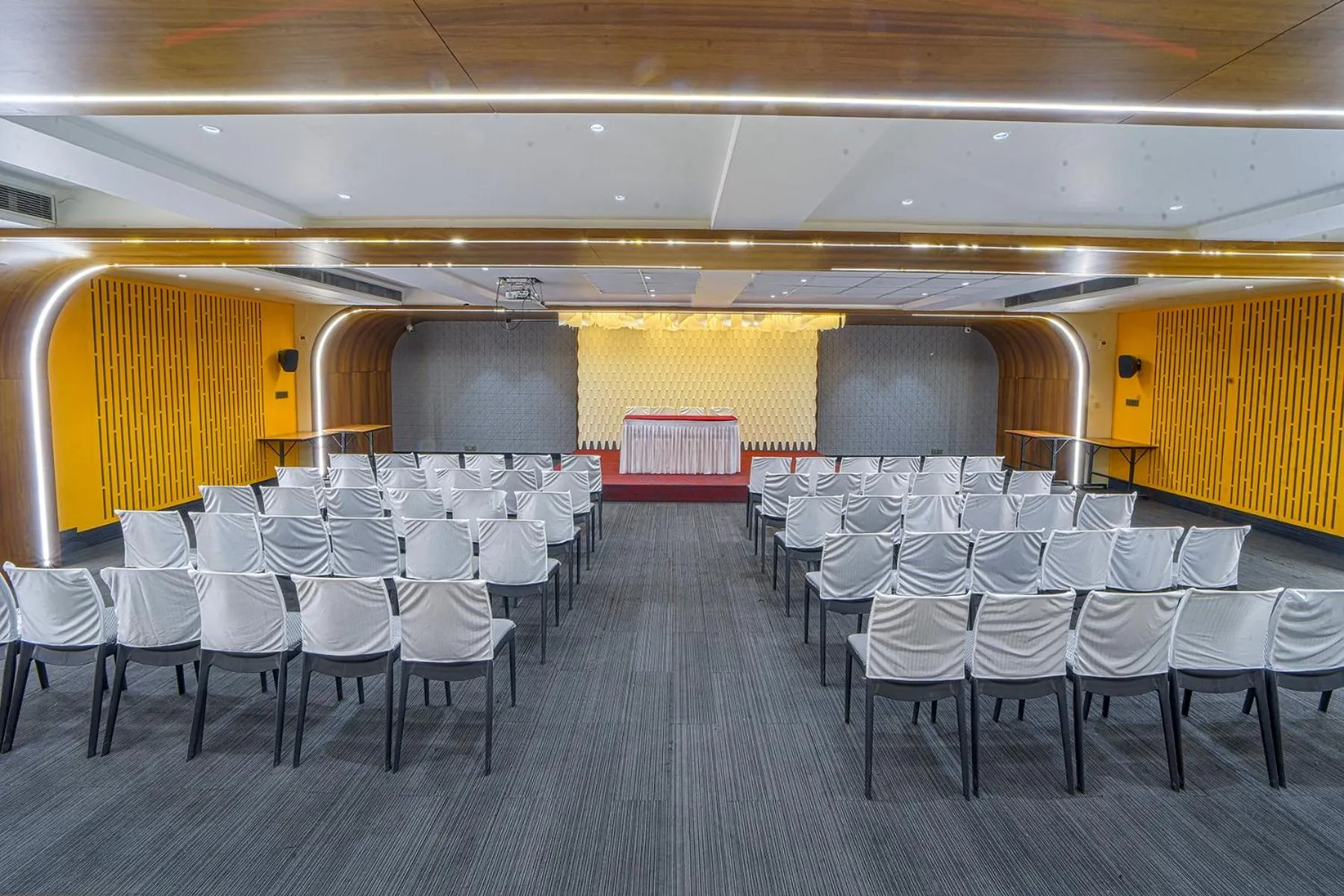 Banquet/Function facilities in Hotel Devgiri Inn and Restaurant