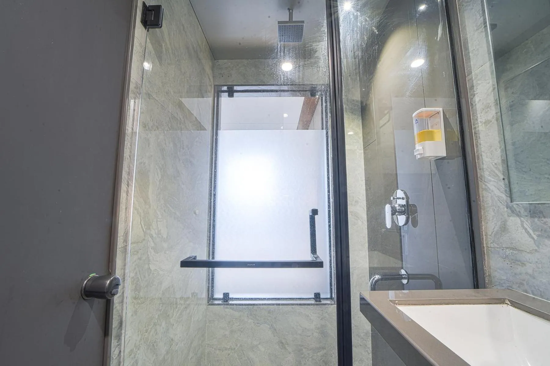 Bathroom in Hotel Devgiri Inn and Restaurant