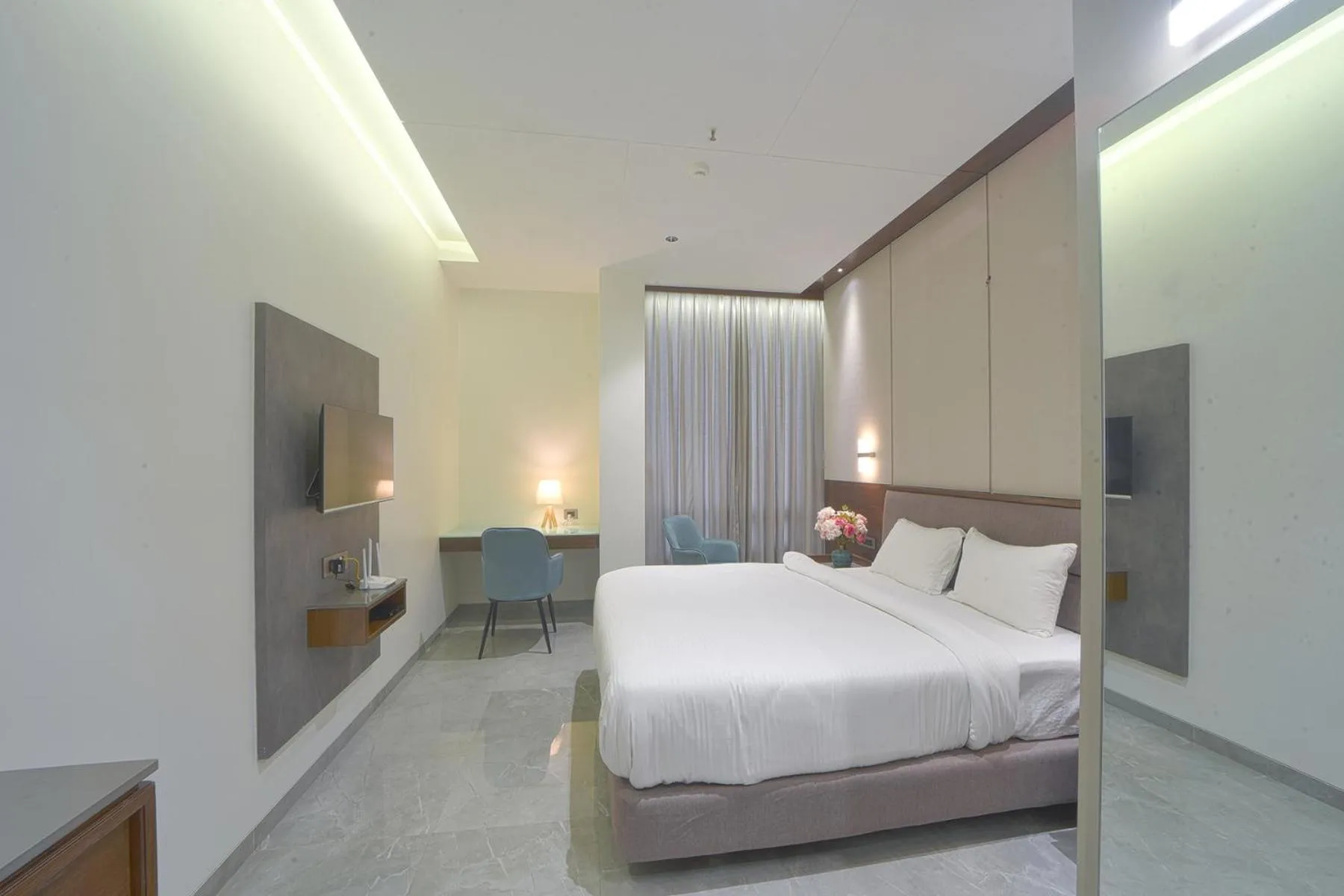 TV and multimedia, Bed in Hotel Devgiri Inn and Restaurant