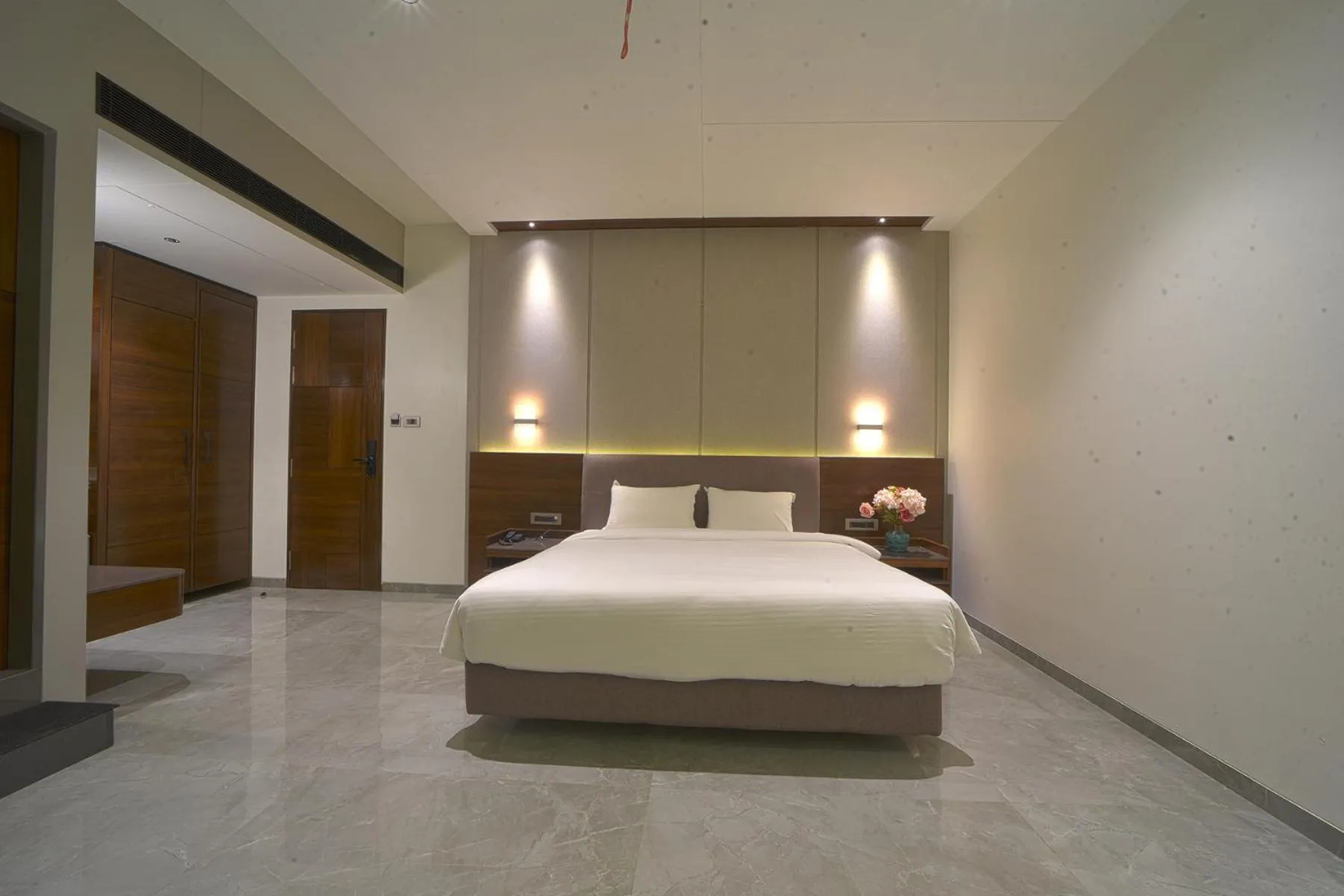 Bed in Hotel Devgiri Inn and Restaurant