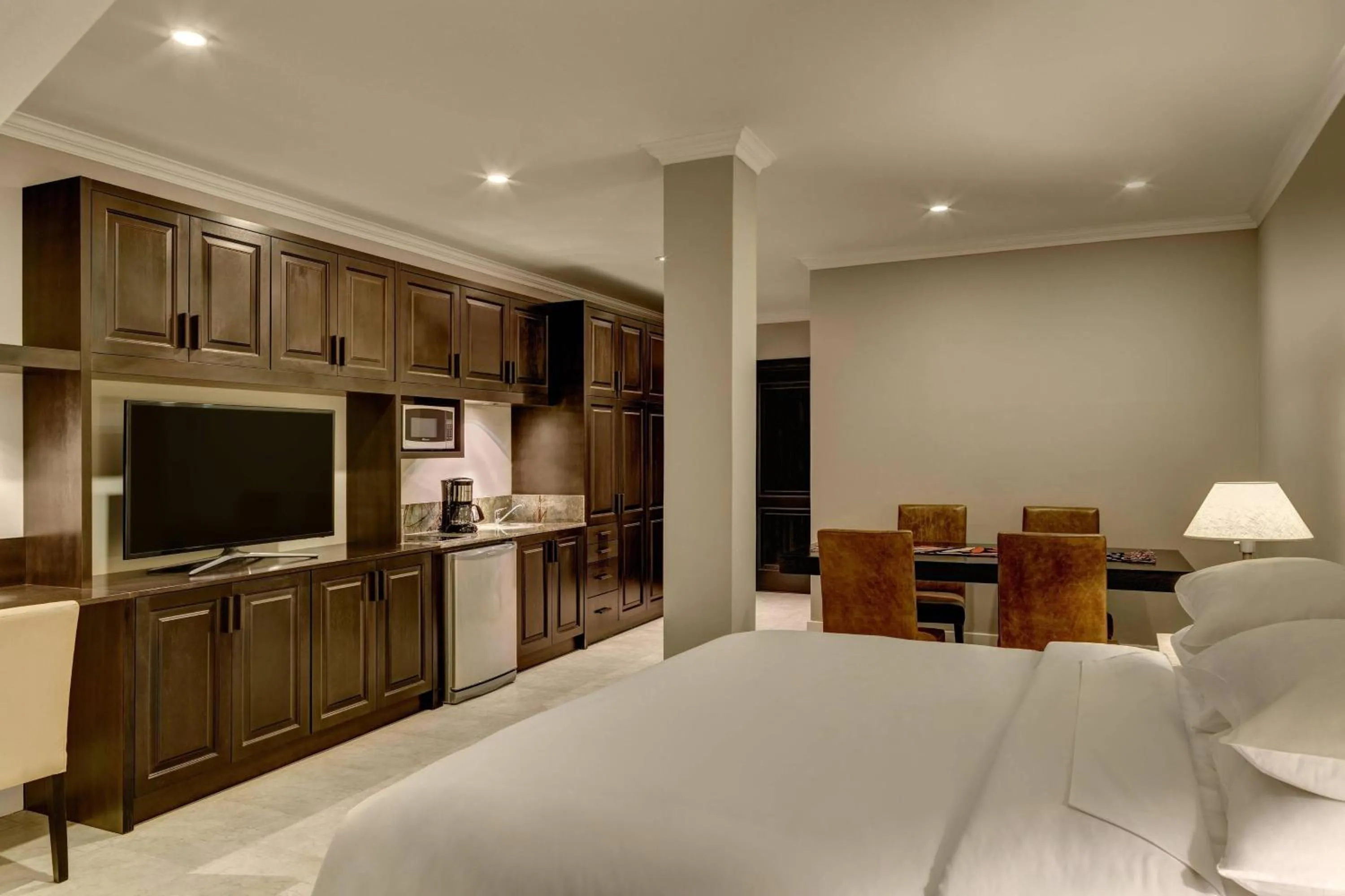 Bedroom, Bed in Arelauquen Lodge, a Tribute Portfolio Hotel