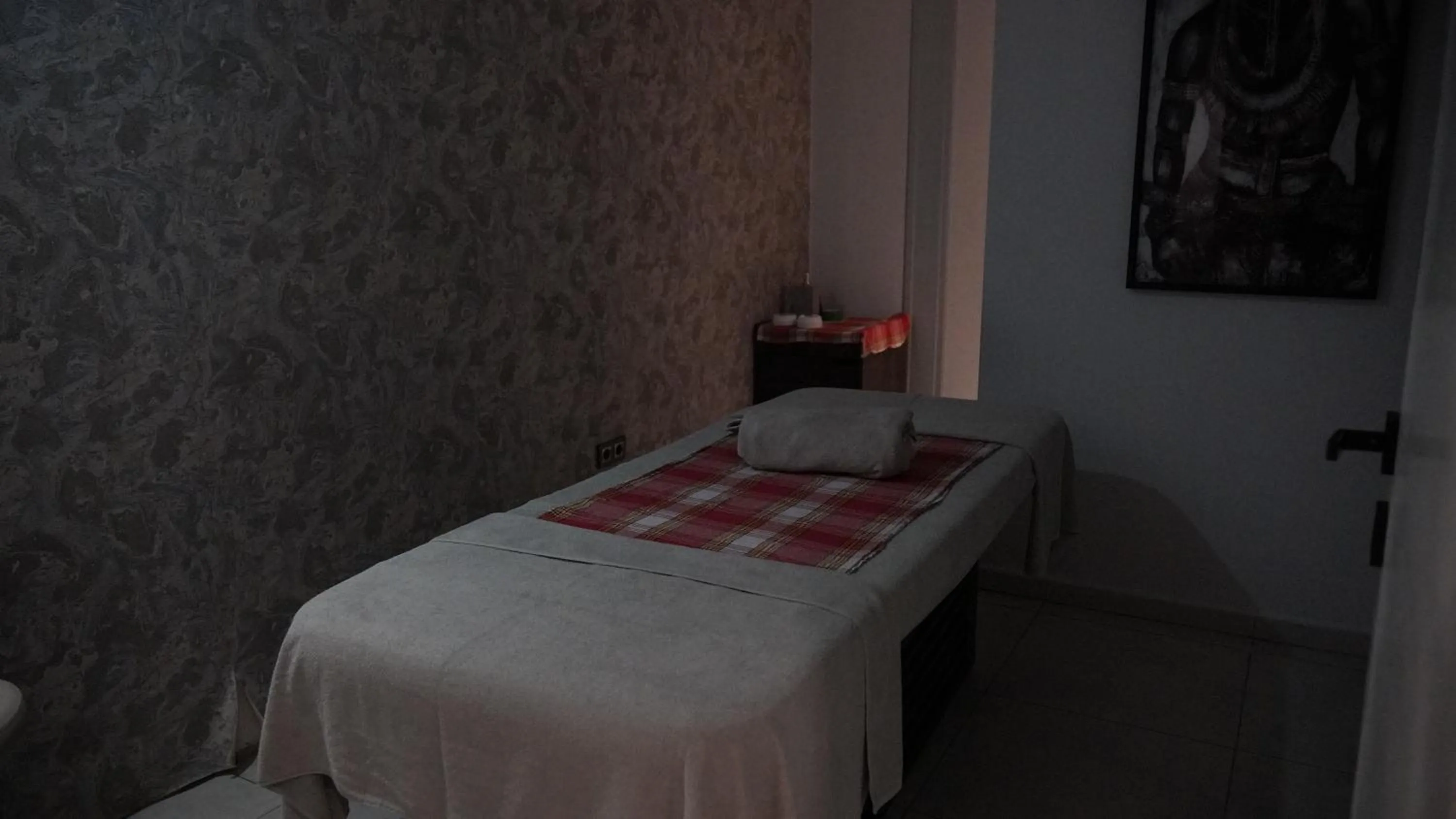 Massage, Bed in Ramada Plaza By Wyndham Batman