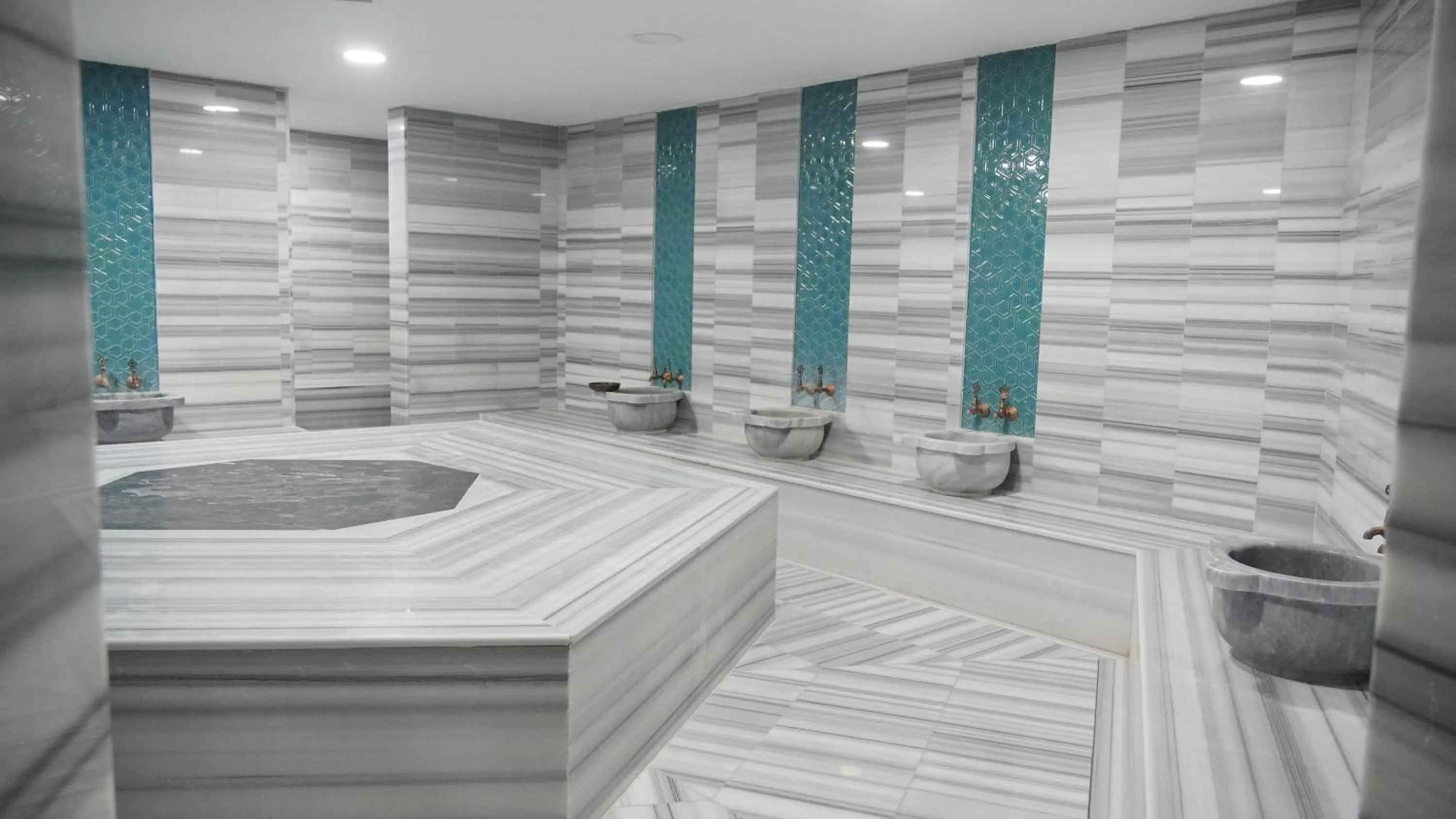 Hot Spring Bath in Ramada Plaza By Wyndham Batman