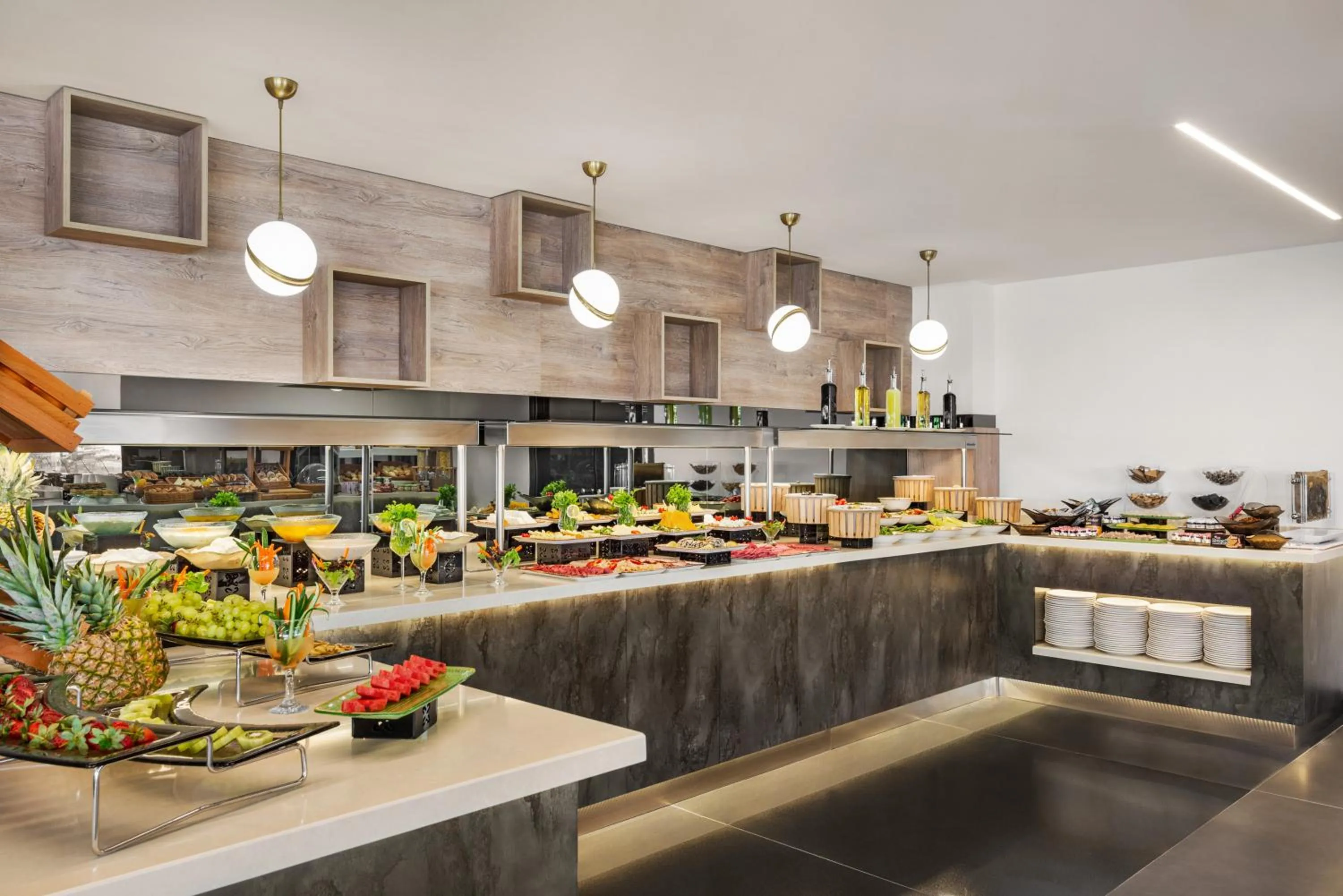 Restaurant/places to eat in Ramada Plaza By Wyndham Batman