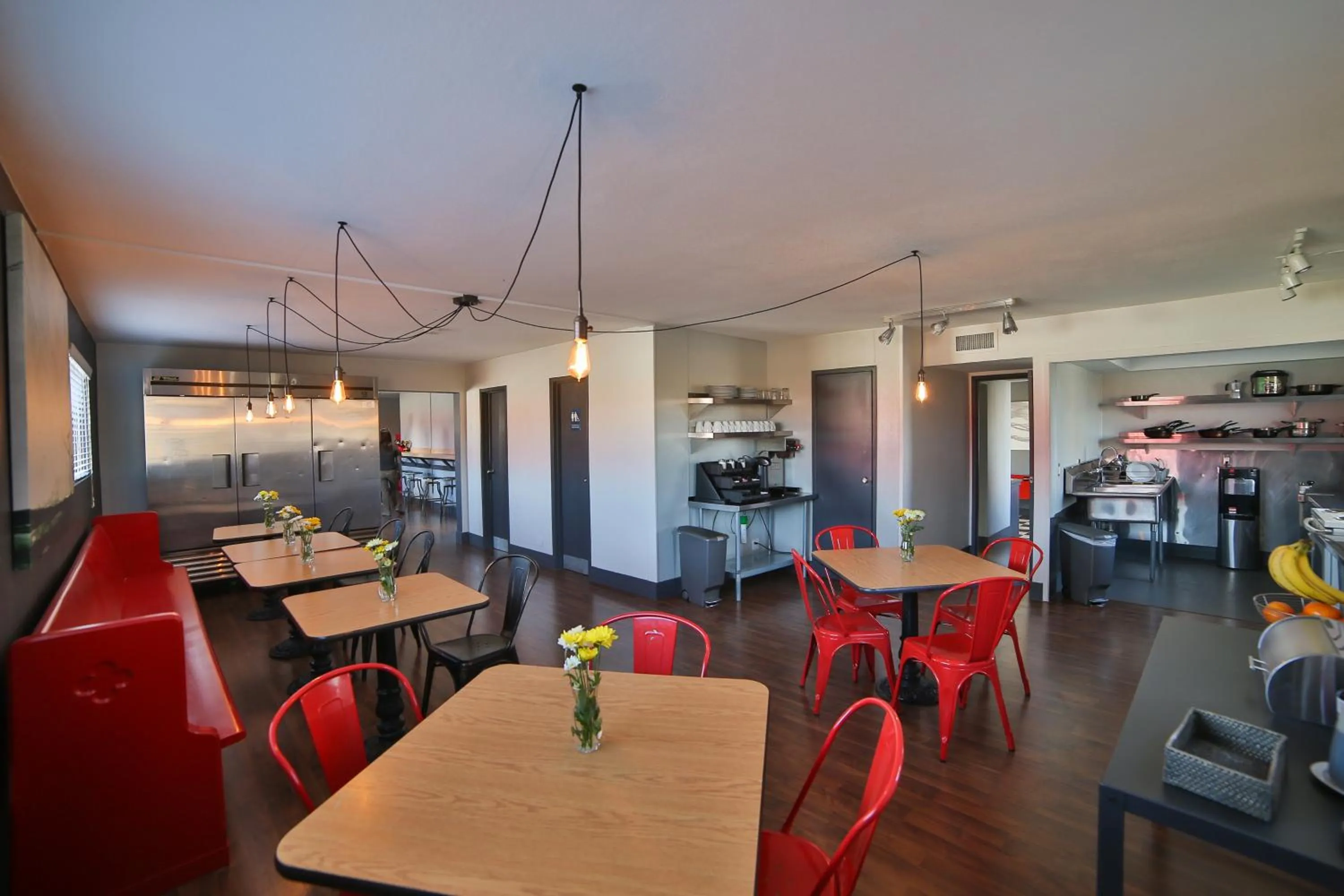 Dining area in Motel 6 - Las Vegas, NV – Downtown Fremont St Experience